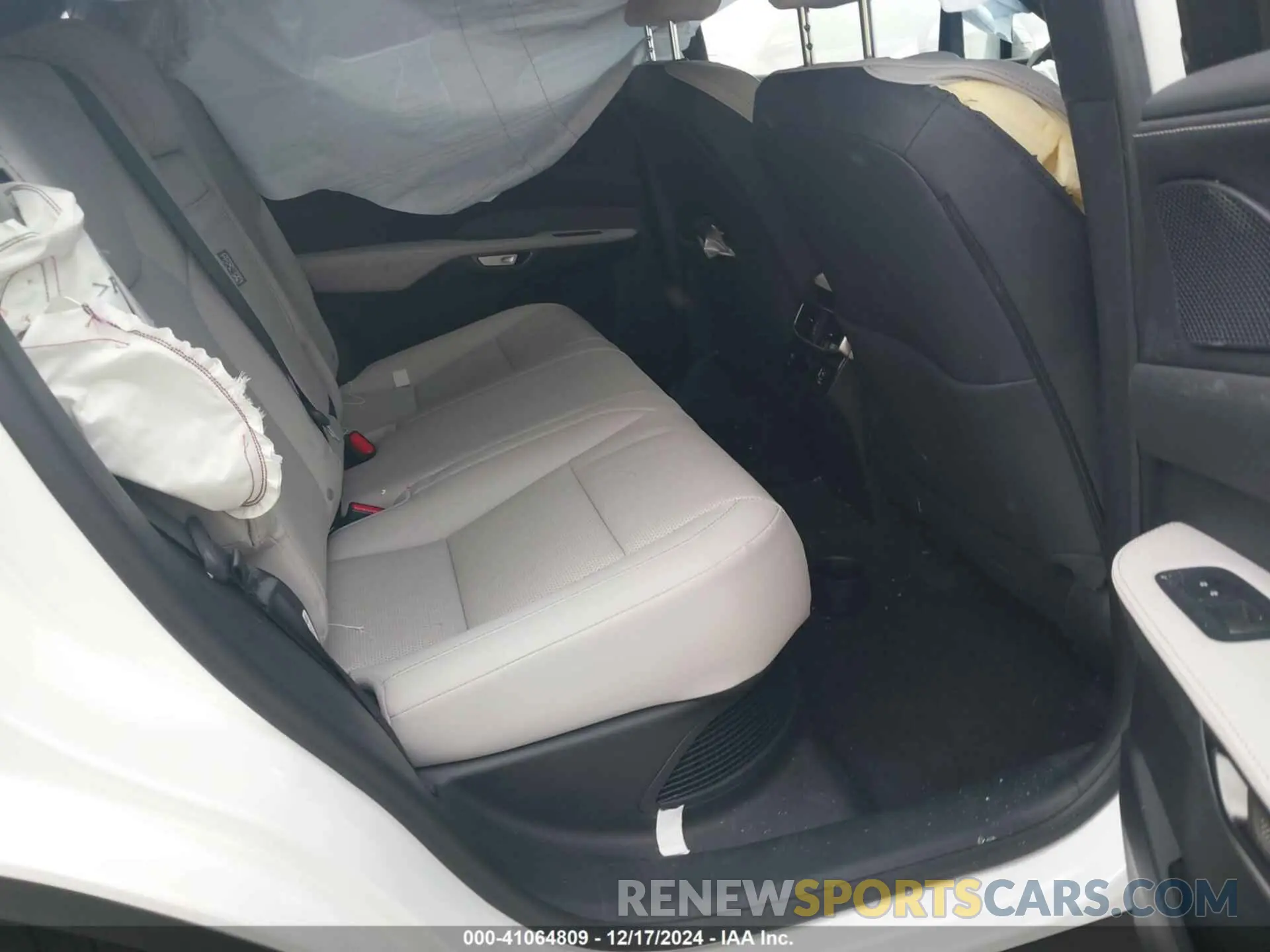 8 fotografías del automóvil dañado 2T2BBMCA7PC018957 LEXUS RX 350H 2023