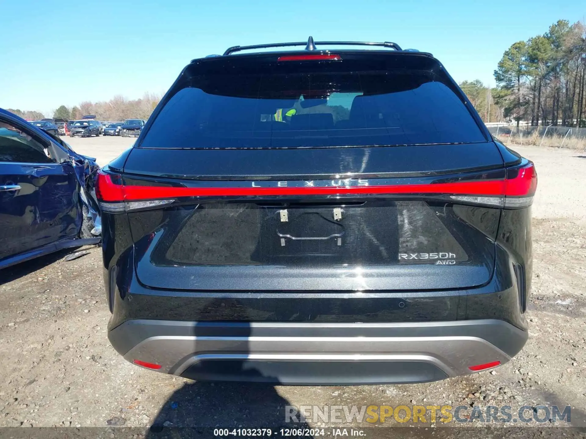 16 fotografías del automóvil dañado 2T2BBMCA8PC006347 LEXUS RX 350H 2023