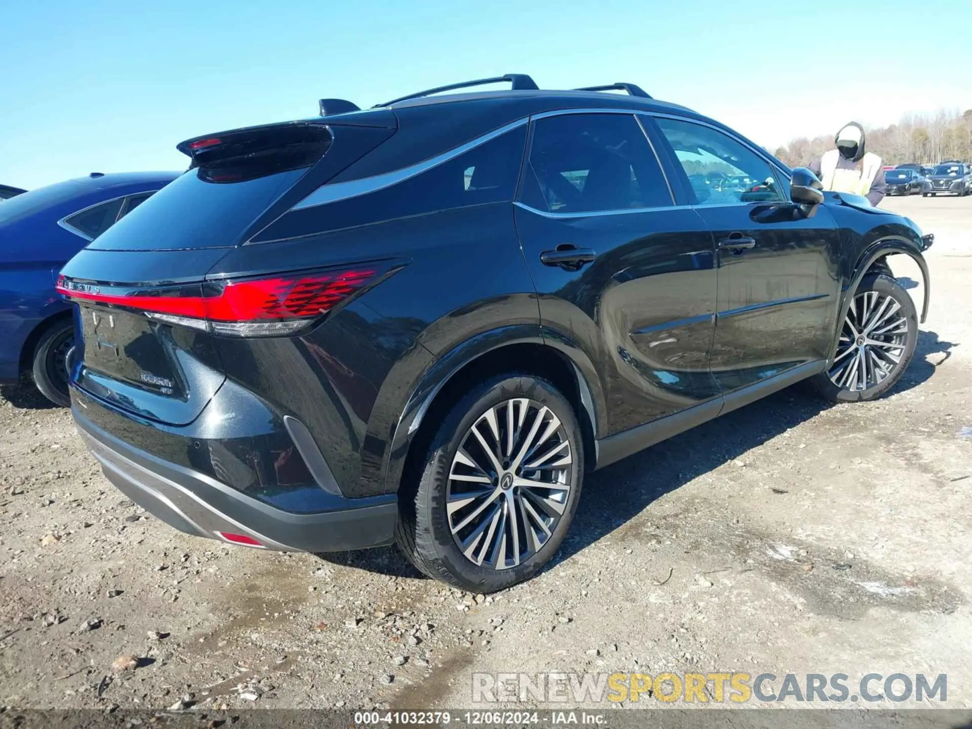 4 fotografías del automóvil dañado 2T2BBMCA8PC006347 LEXUS RX 350H 2023