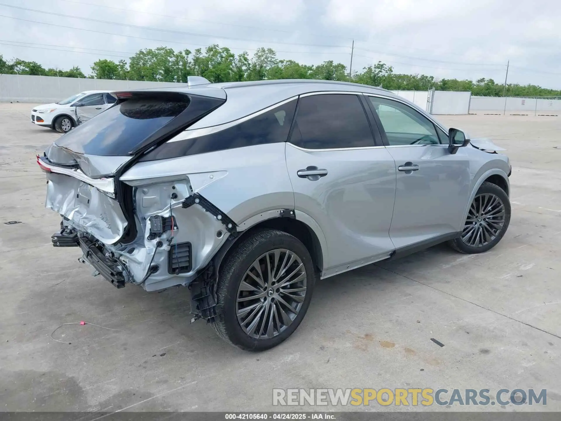 4 fotografías del automóvil dañado 2T2BBMCA8PC022516 LEXUS RX 350H 2023