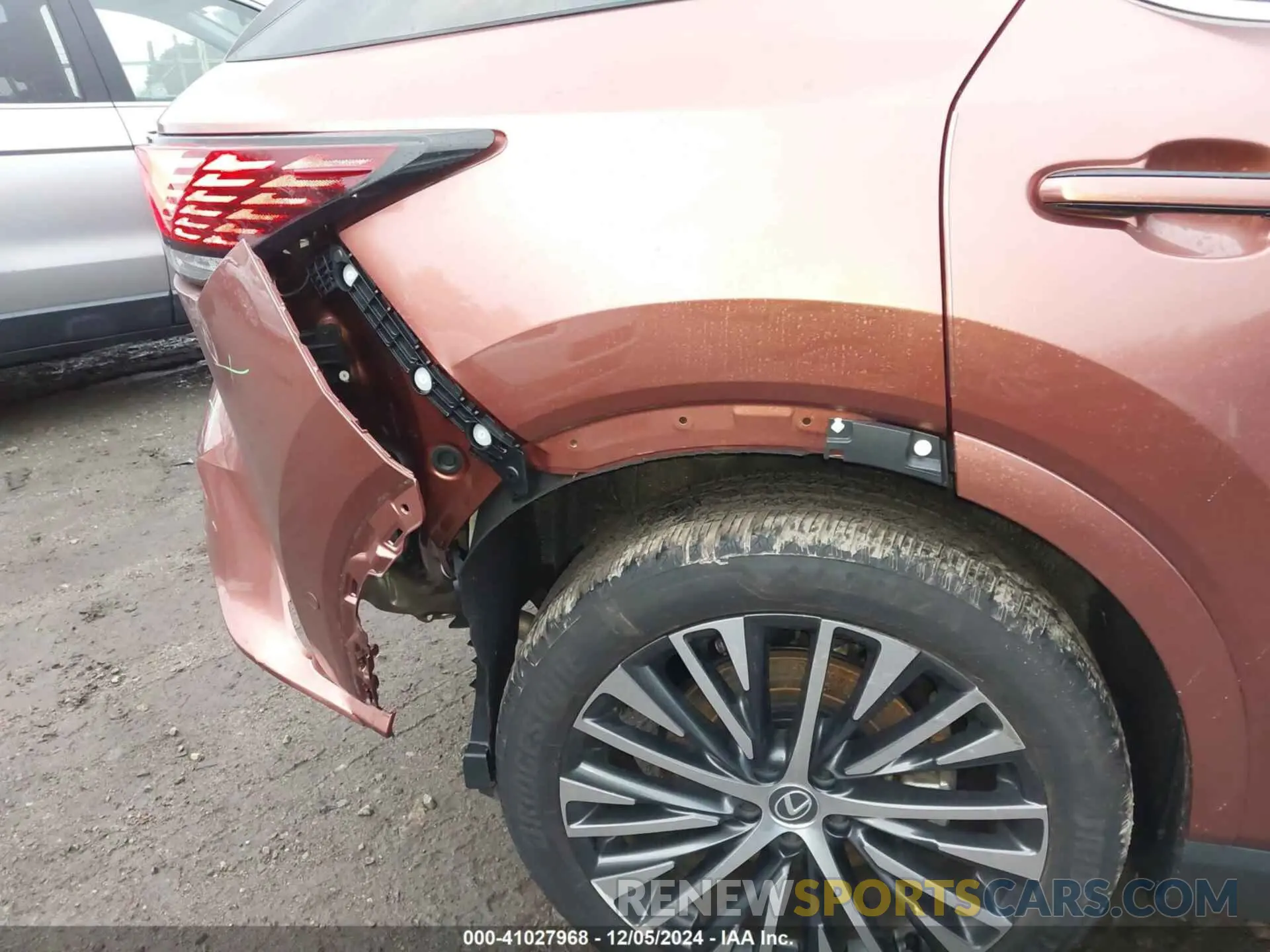 18 fotografías del automóvil dañado 2T2BBMCAXPC018936 LEXUS RX 350H 2023