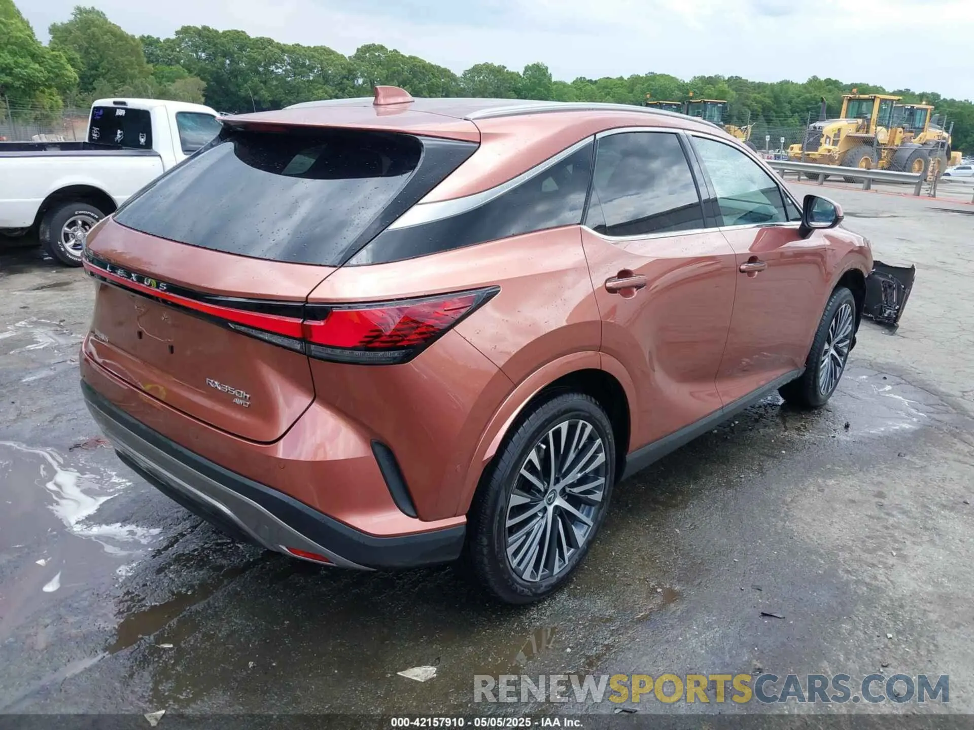 4 fotografías del automóvil dañado 2T2BBMCA1RC054680 LEXUS RX 350H 2024