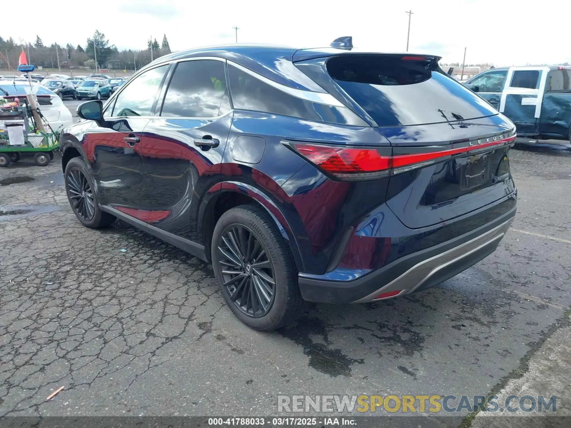 3 fotografías del automóvil dañado 2T2BBMCA1RC060043 LEXUS RX 350H 2024