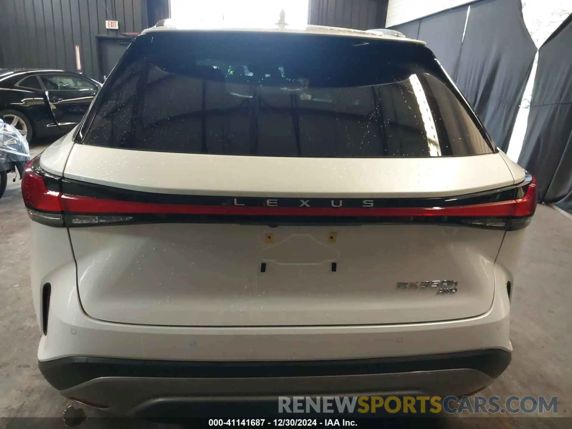 16 fotografías del automóvil dañado 2T2BBMCA1RC063444 LEXUS RX 350H 2024