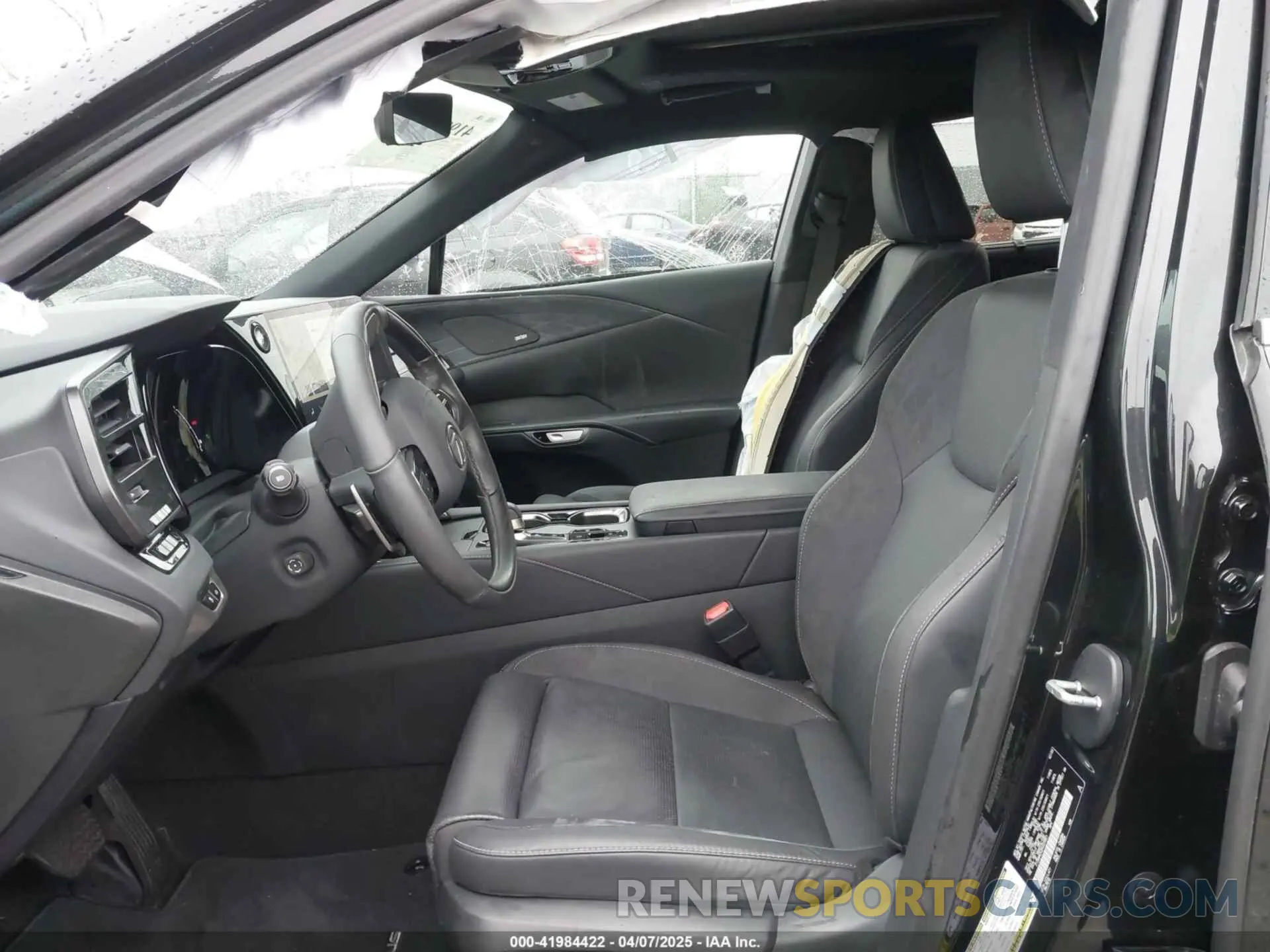 5 fotografías del automóvil dañado 2T2BBMCA2RC029951 LEXUS RX 350H 2024