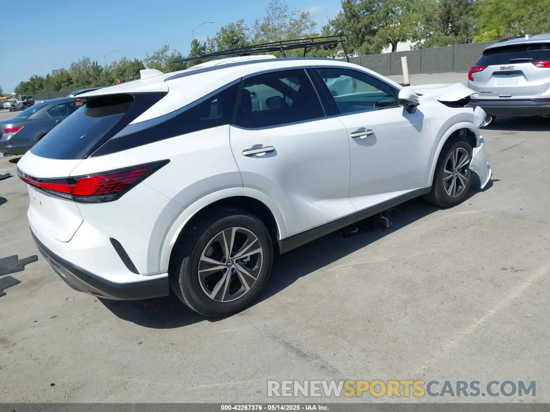 4 fotografías del automóvil dañado 2T2BBMCA2RC041498 LEXUS RX 350H 2024