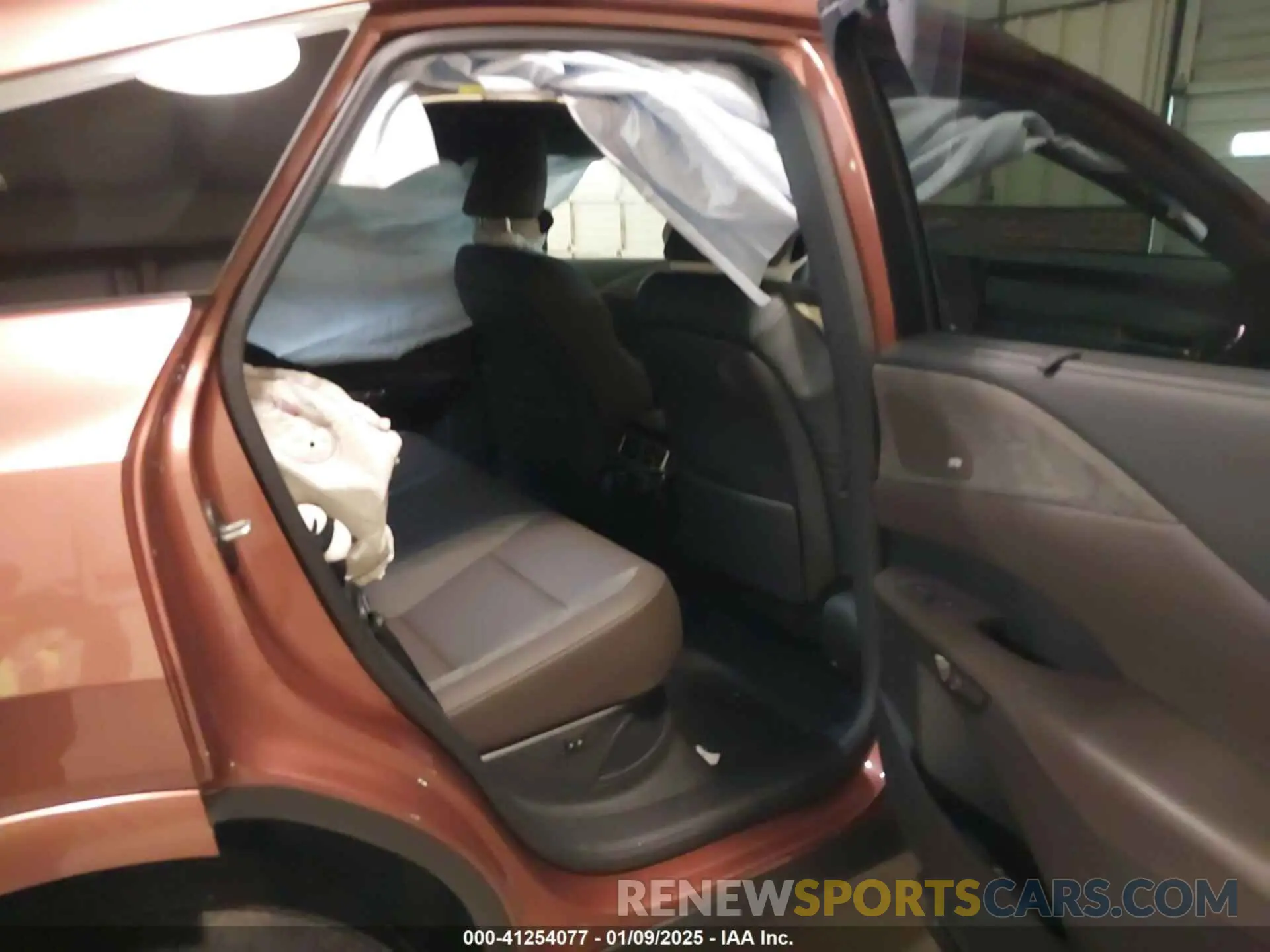 8 fotografías del automóvil dañado 2T2BBMCA2RC046393 LEXUS RX 350H 2024