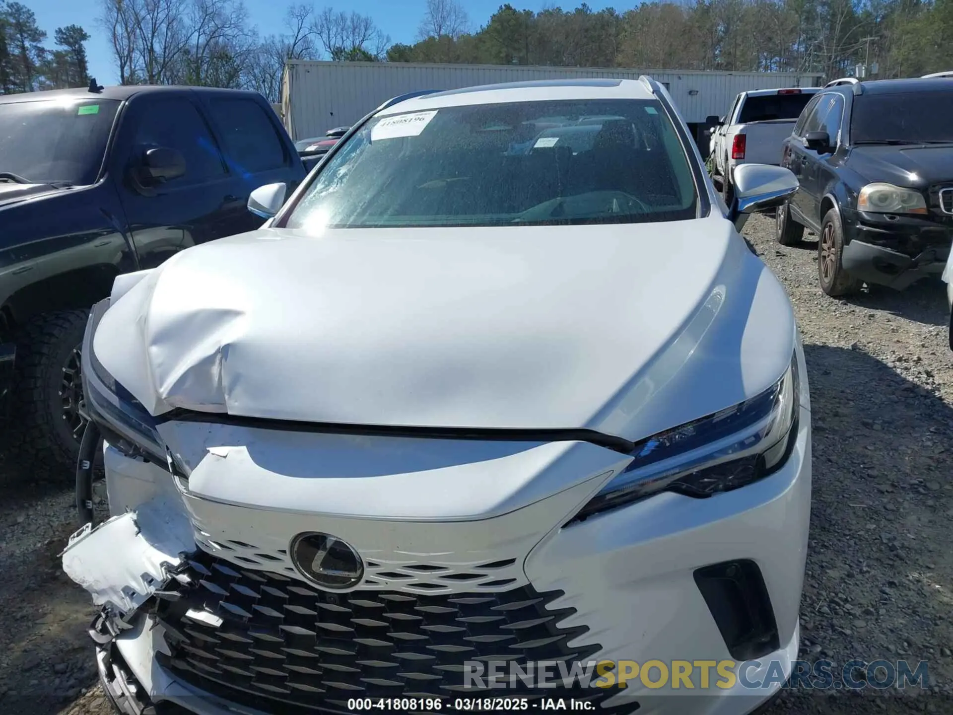 12 fotografías del automóvil dañado 2T2BBMCA3RC042983 LEXUS RX 350H 2024