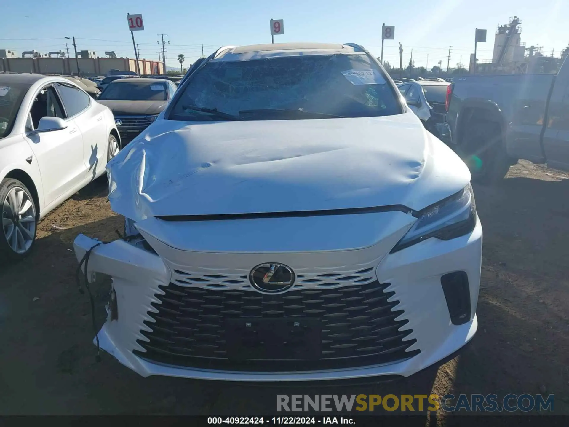 12 fotografías del automóvil dañado 2T2BBMCA3RC060822 LEXUS RX 350H 2024