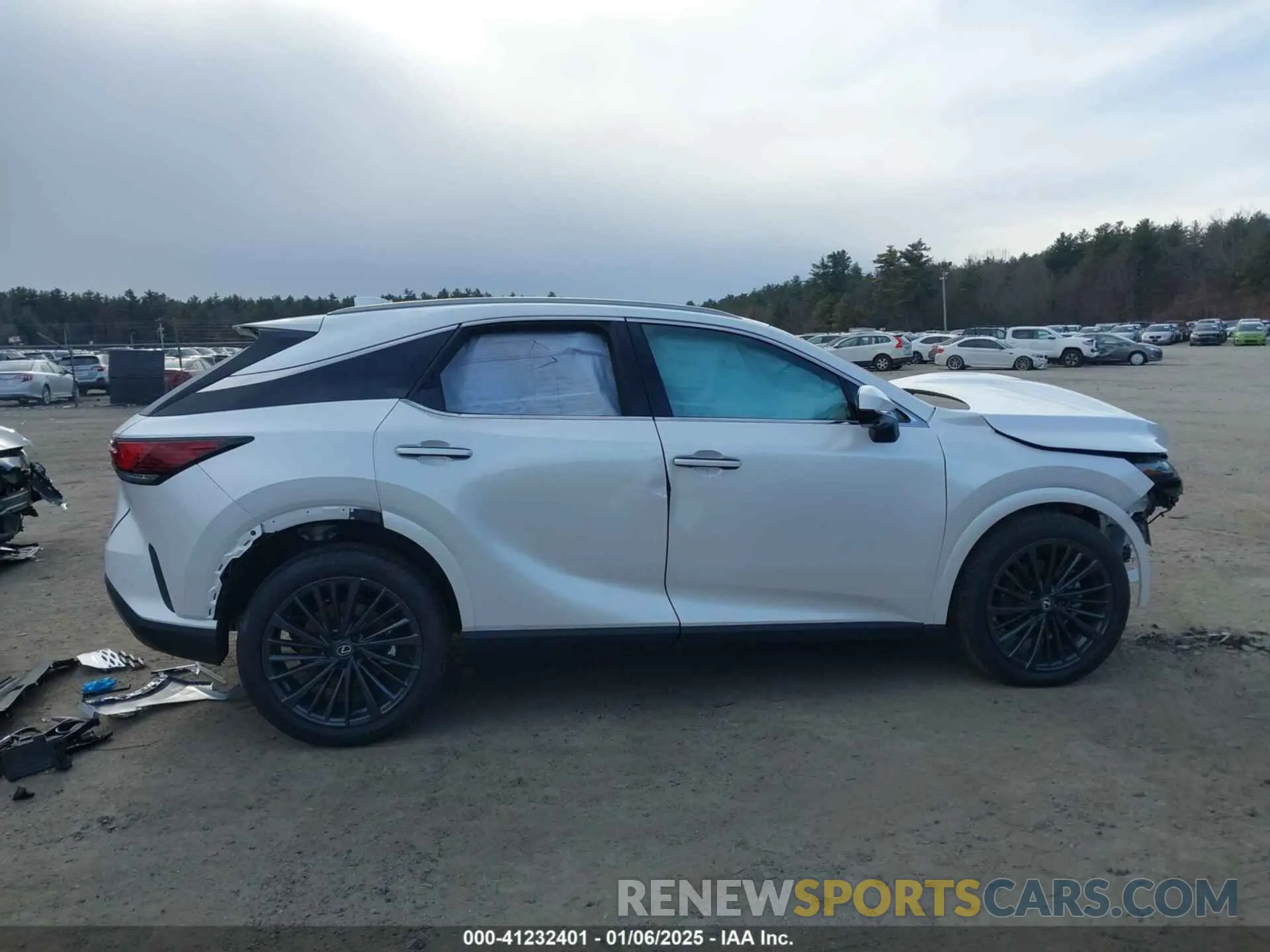 13 fotografías del automóvil dañado 2T2BBMCA3RC062053 LEXUS RX 350H 2024
