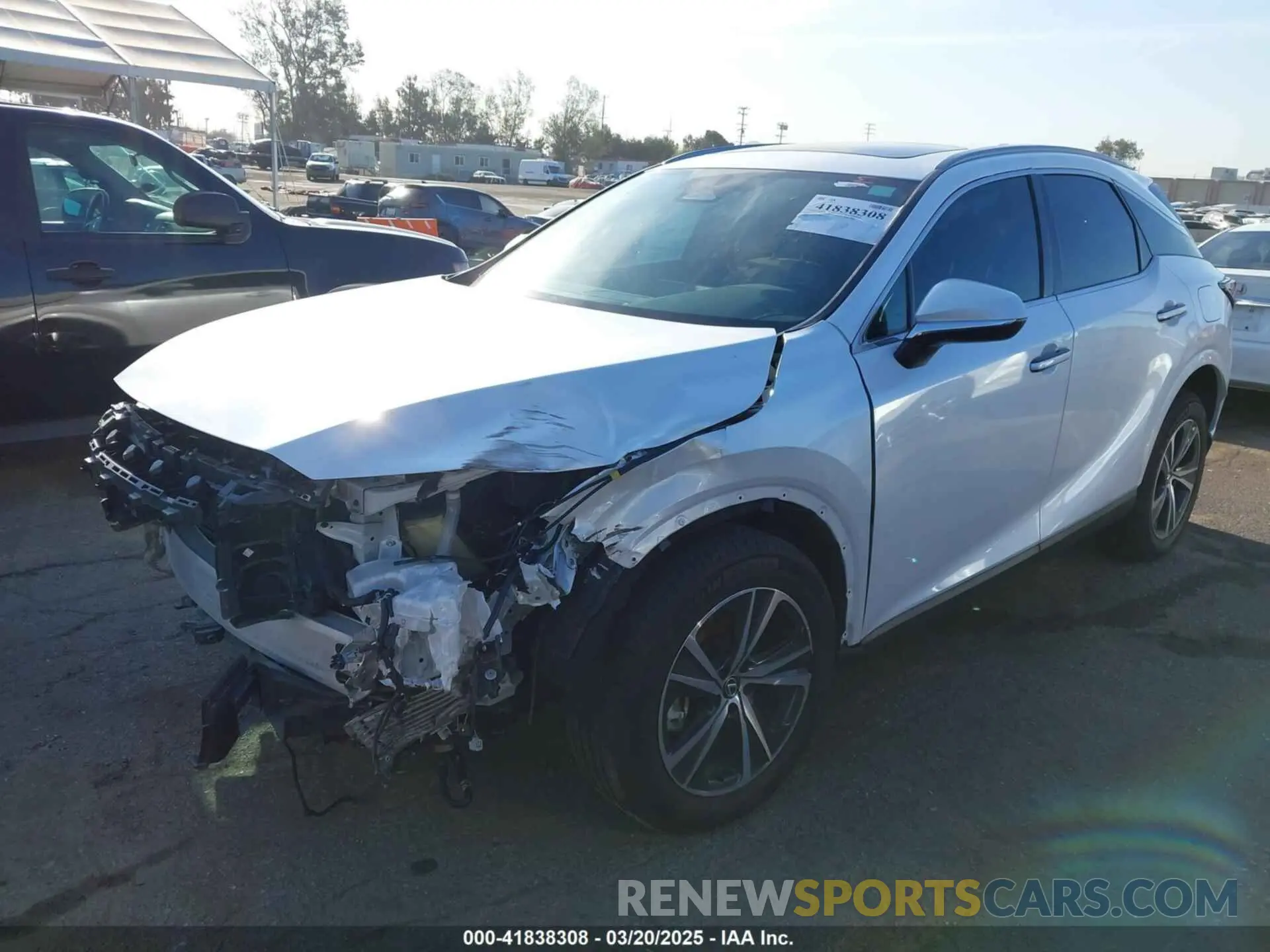 2 fotografías del automóvil dañado 2T2BBMCA4RC025397 LEXUS RX 350H 2024