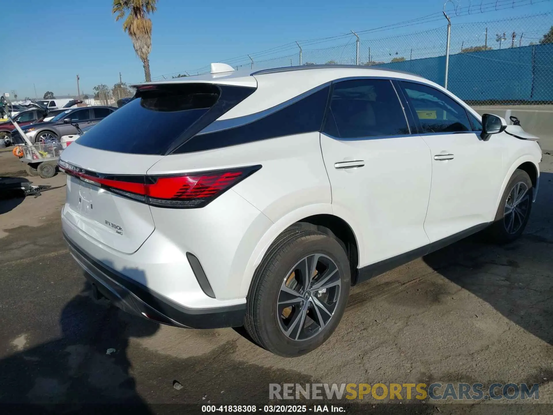 4 fotografías del automóvil dañado 2T2BBMCA4RC025397 LEXUS RX 350H 2024