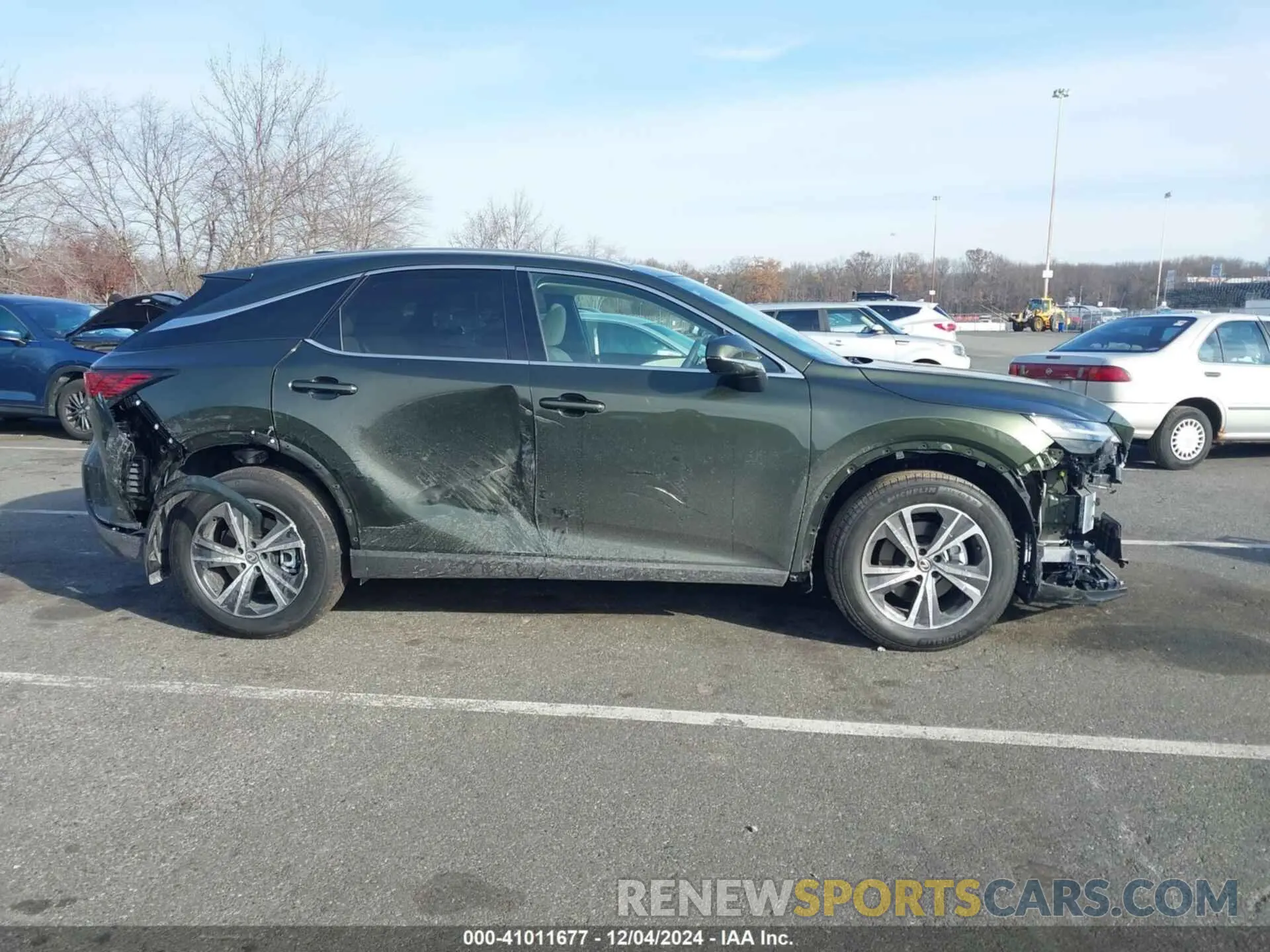 12 fotografías del automóvil dañado 2T2BBMCA4RC058786 LEXUS RX 350H 2024