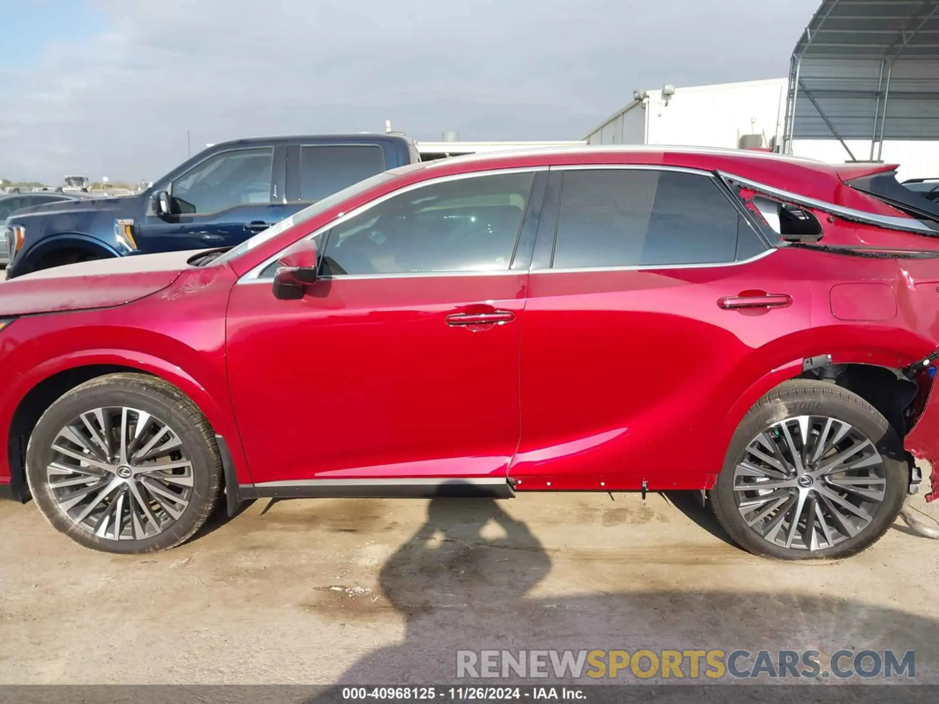 13 fotografías del automóvil dañado 2T2BBMCA7RC036149 LEXUS RX 350H 2024