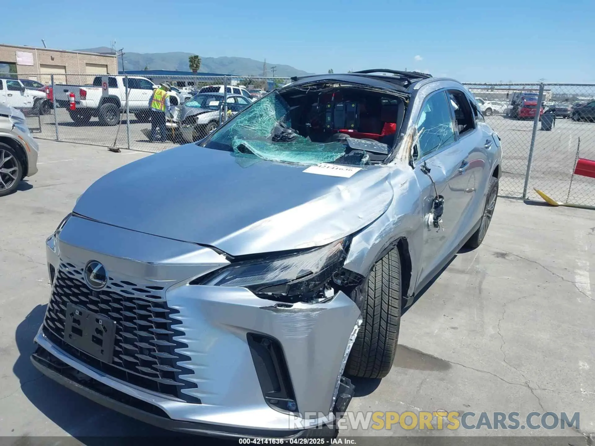 18 fotografías del automóvil dañado 2T2BBMCA7RC048589 LEXUS RX 350H 2024