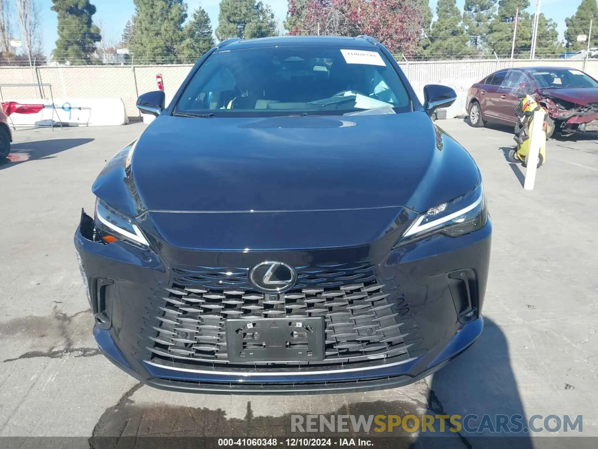 12 fotografías del automóvil dañado 2T2BBMCA8RC032689 LEXUS RX 350H 2024