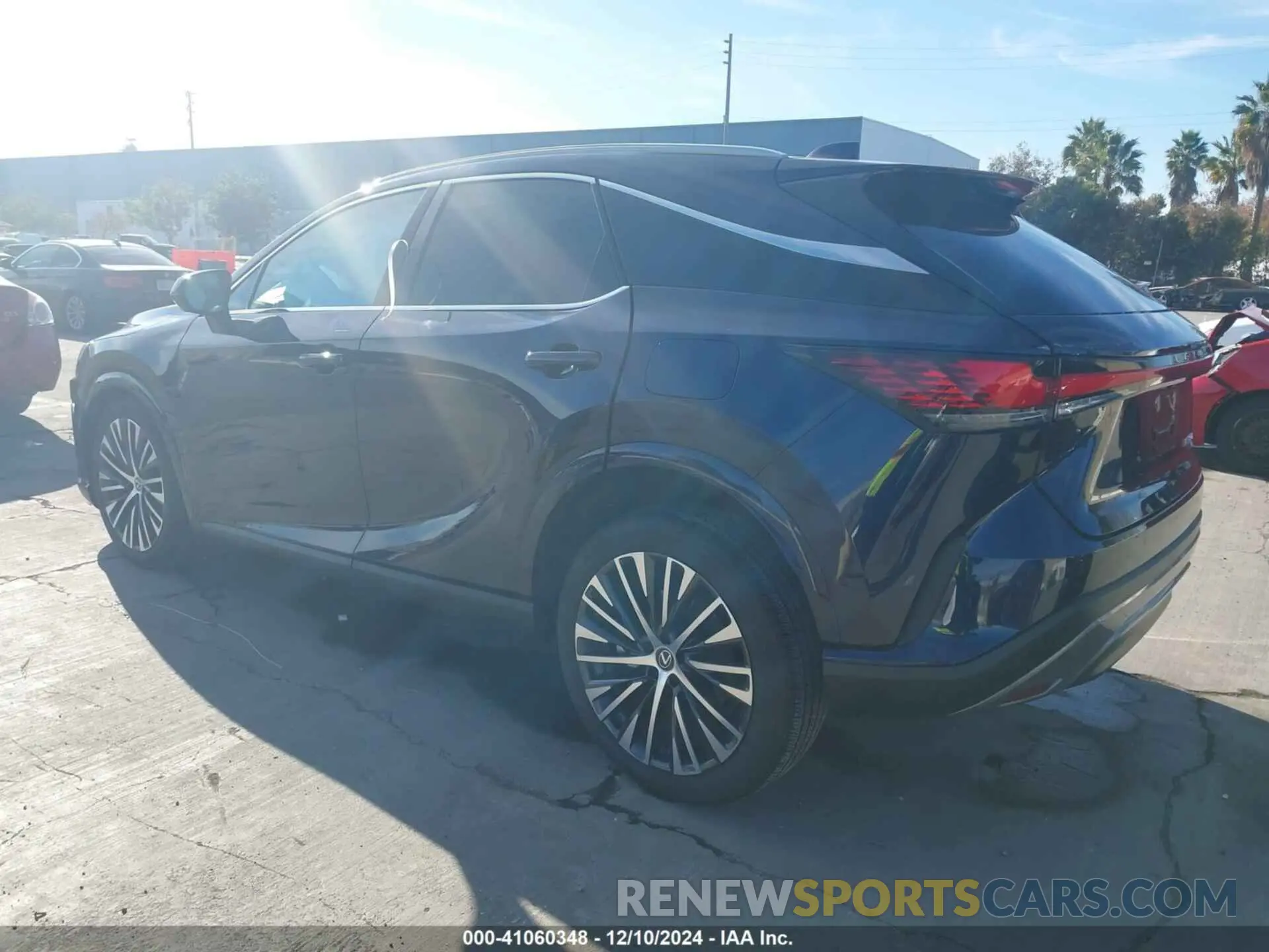 3 fotografías del automóvil dañado 2T2BBMCA8RC032689 LEXUS RX 350H 2024