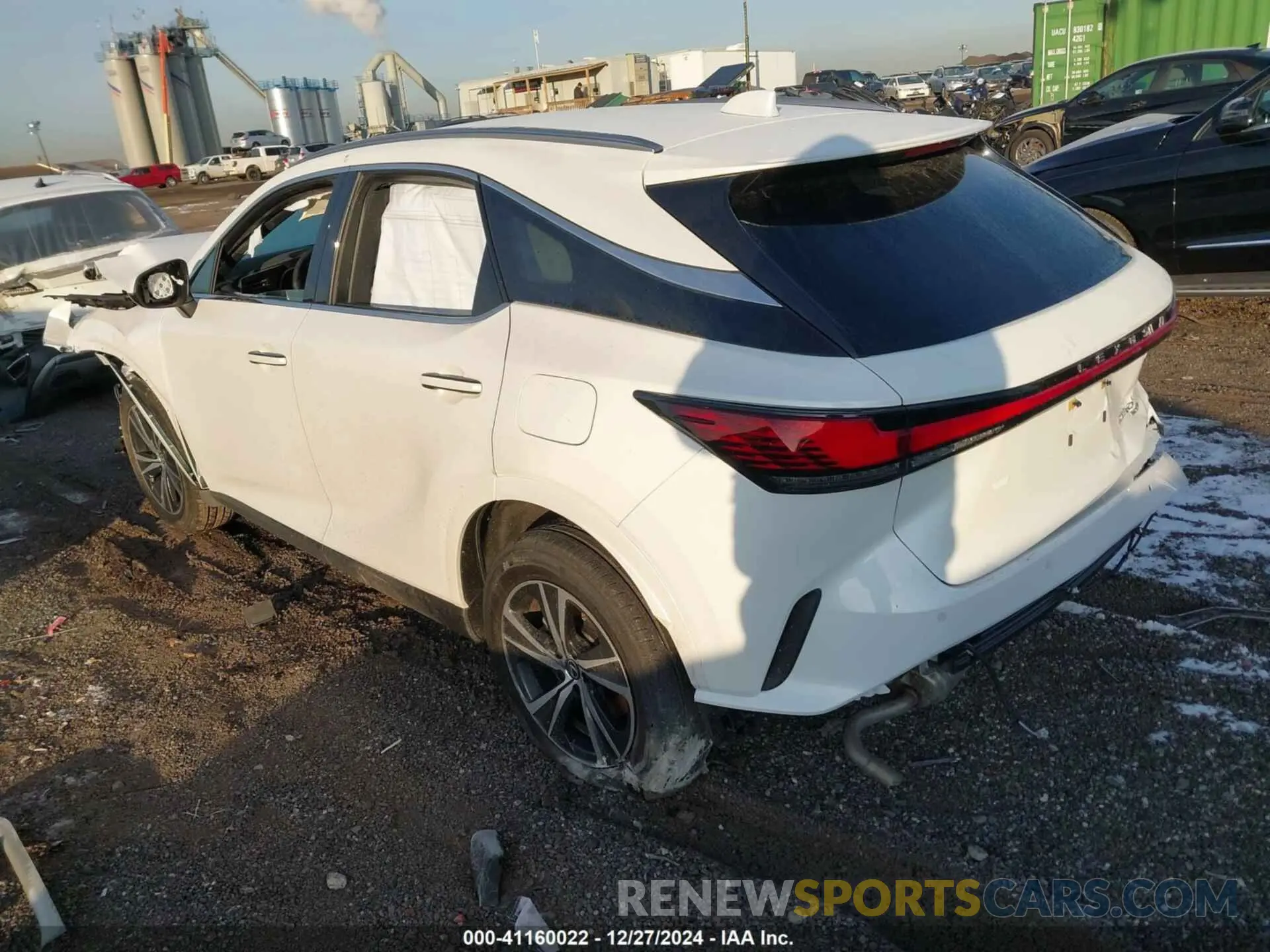 3 fotografías del automóvil dañado 2T2BBMCA8RC055678 LEXUS RX 350H 2024