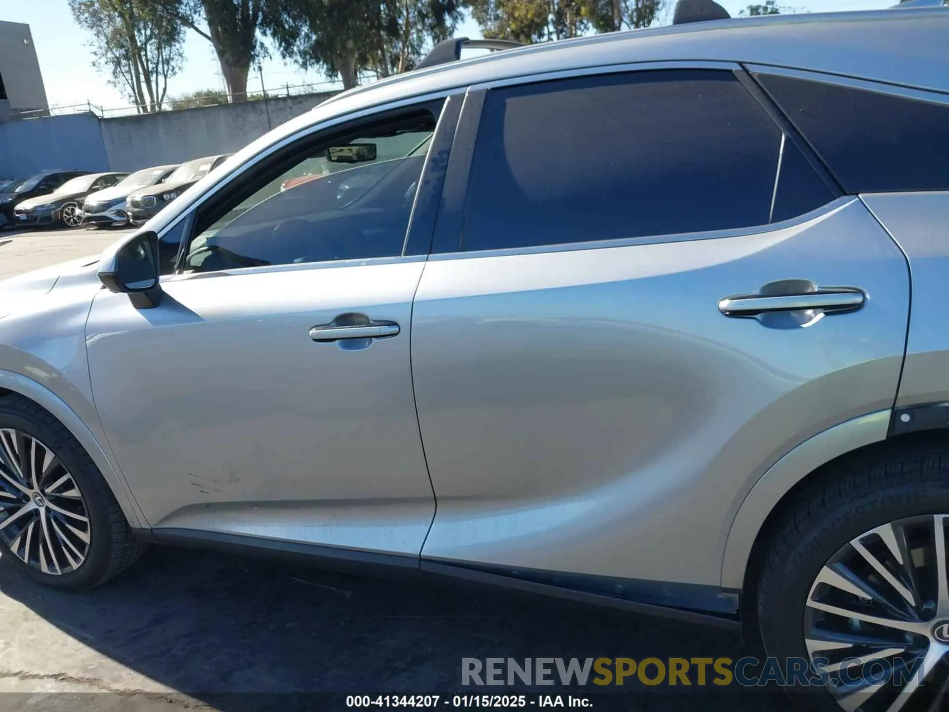 15 fotografías del automóvil dañado 2T2BBMCAXRC036064 LEXUS RX 350H 2024