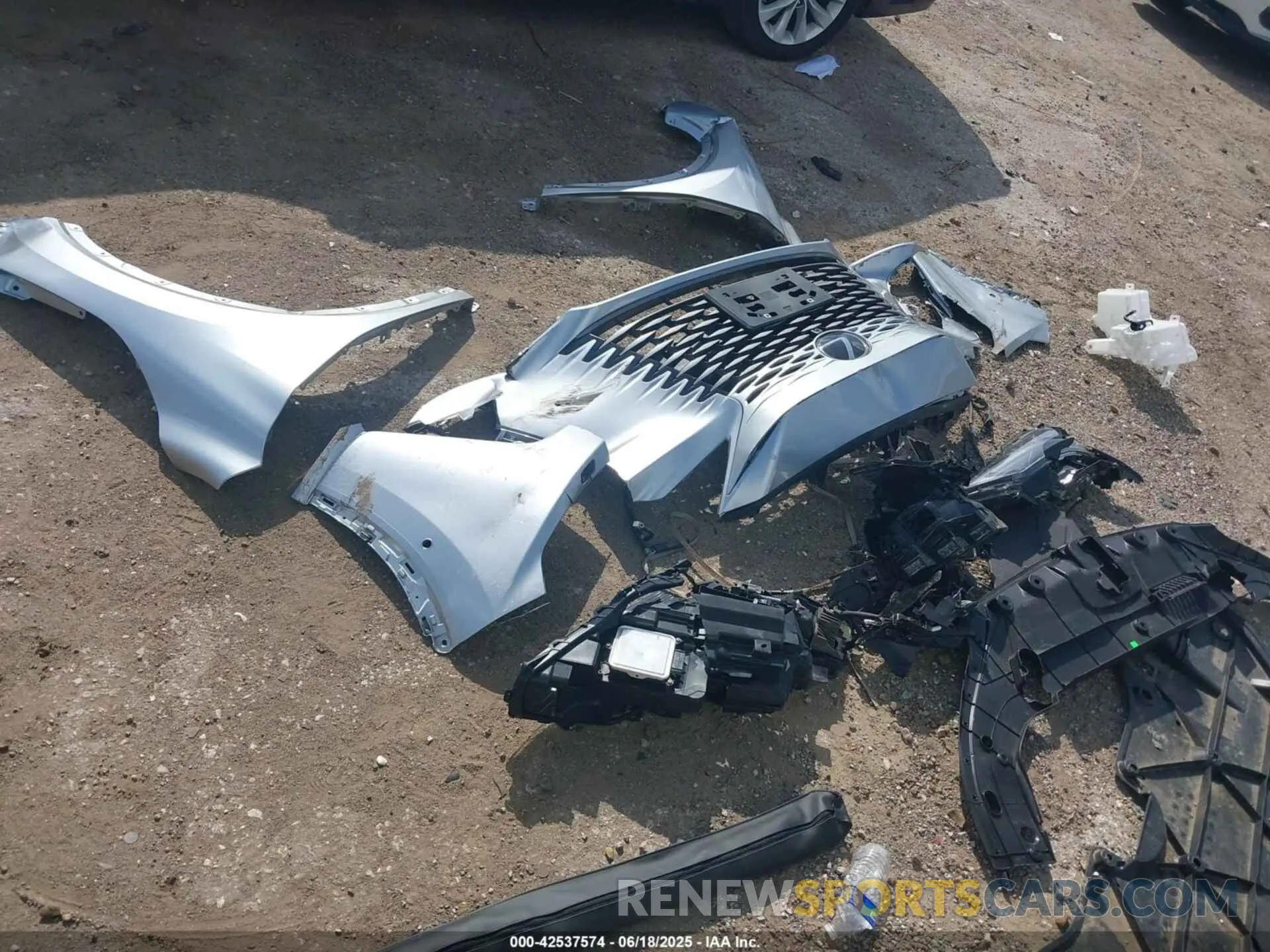 12 fotografías del automóvil dañado 2T2BBMCA1SC065748 LEXUS RX 350H 2025