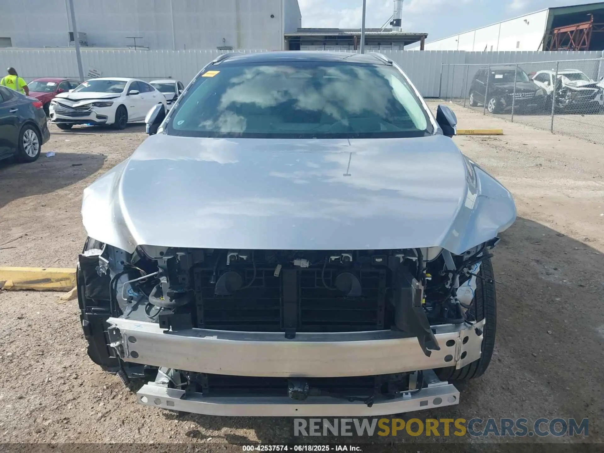 13 fotografías del automóvil dañado 2T2BBMCA1SC065748 LEXUS RX 350H 2025