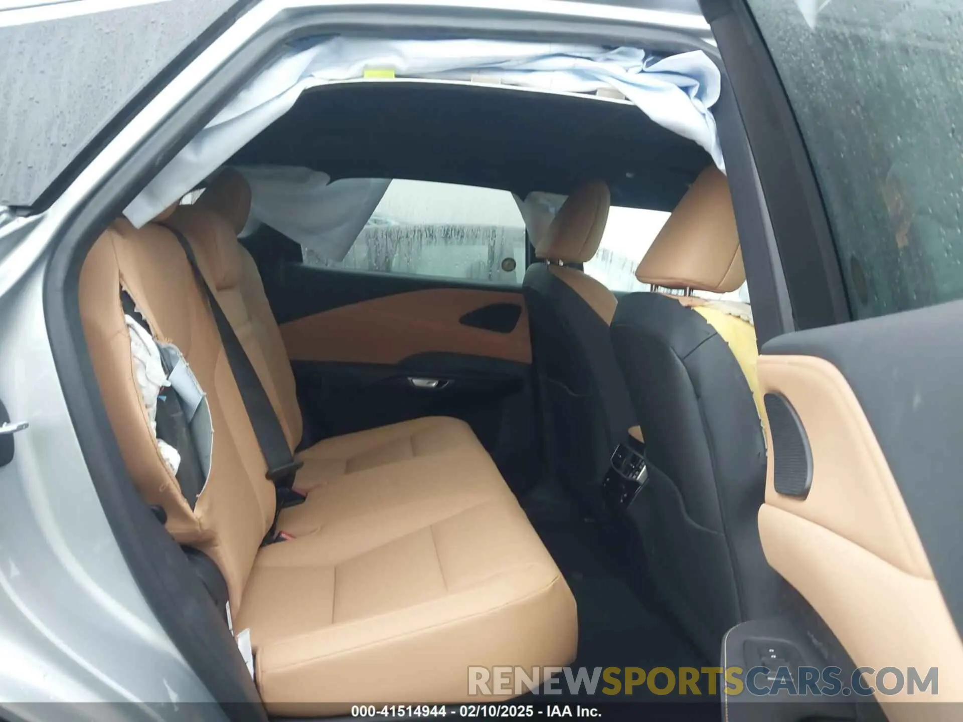 8 fotografías del automóvil dañado 2T2BBMCA2SC070392 LEXUS RX 350H 2025