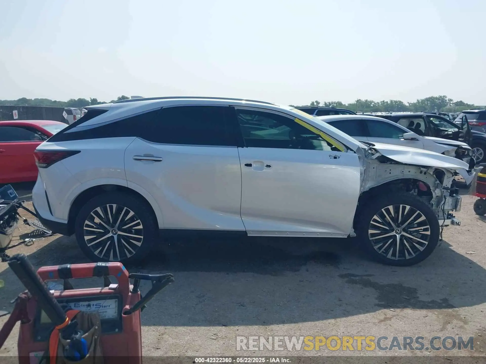 14 fotografías del automóvil dañado 2T2BBMCA7SC071814 LEXUS RX 350H 2025