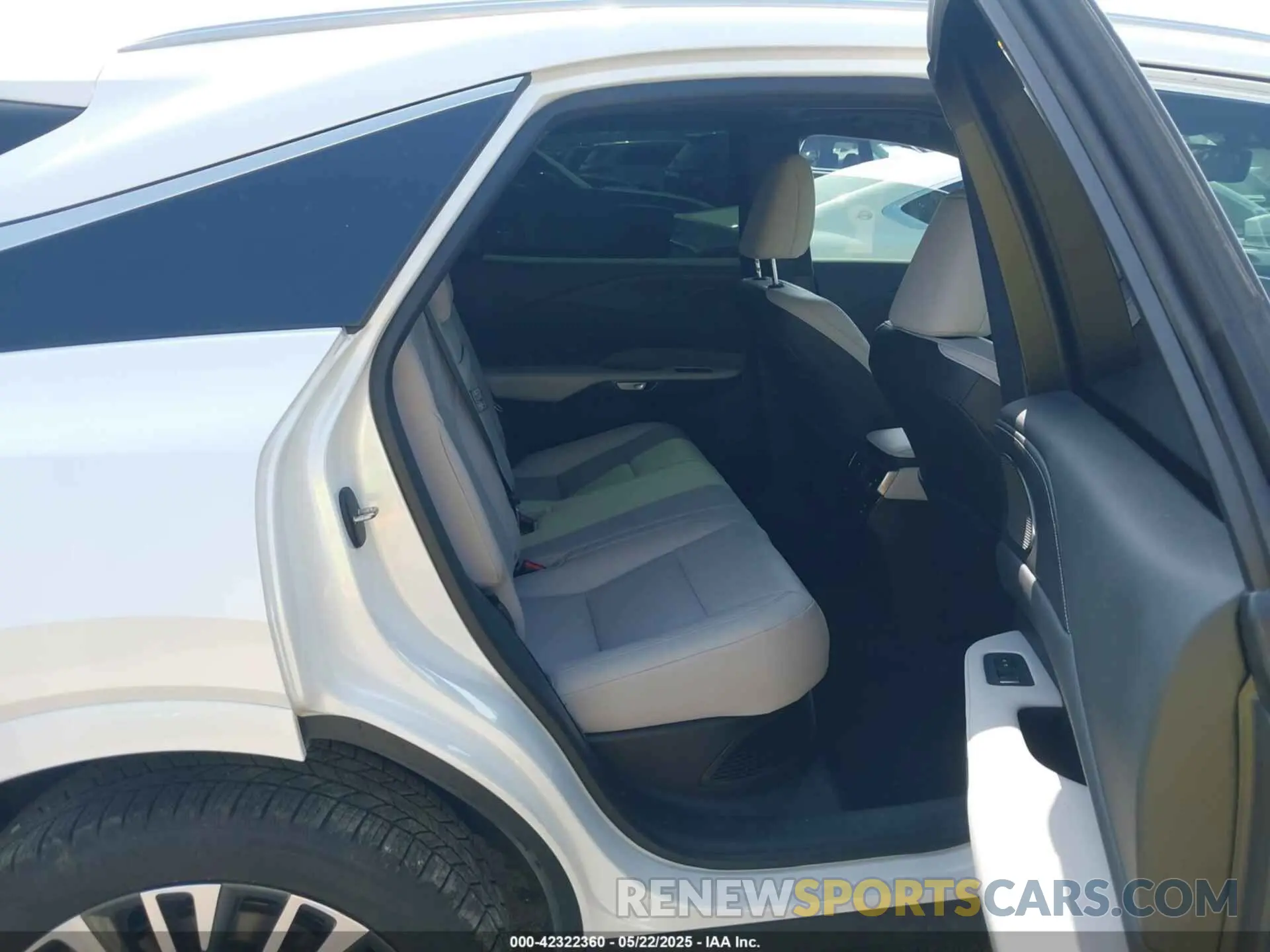 8 fotografías del automóvil dañado 2T2BBMCA7SC071814 LEXUS RX 350H 2025