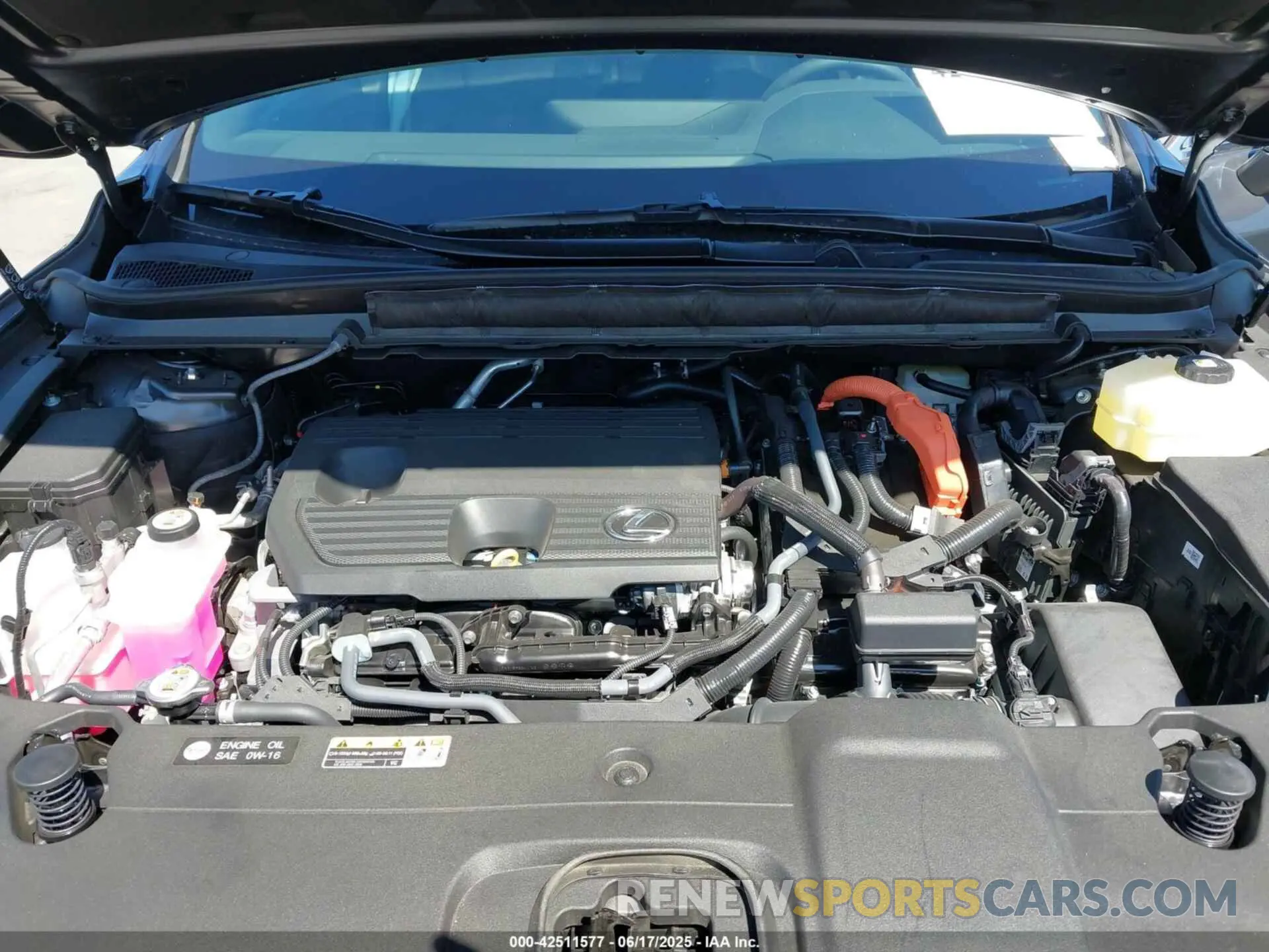 10 fotografías del automóvil dañado 2T2BBMCA8SC070896 LEXUS RX 350H 2025