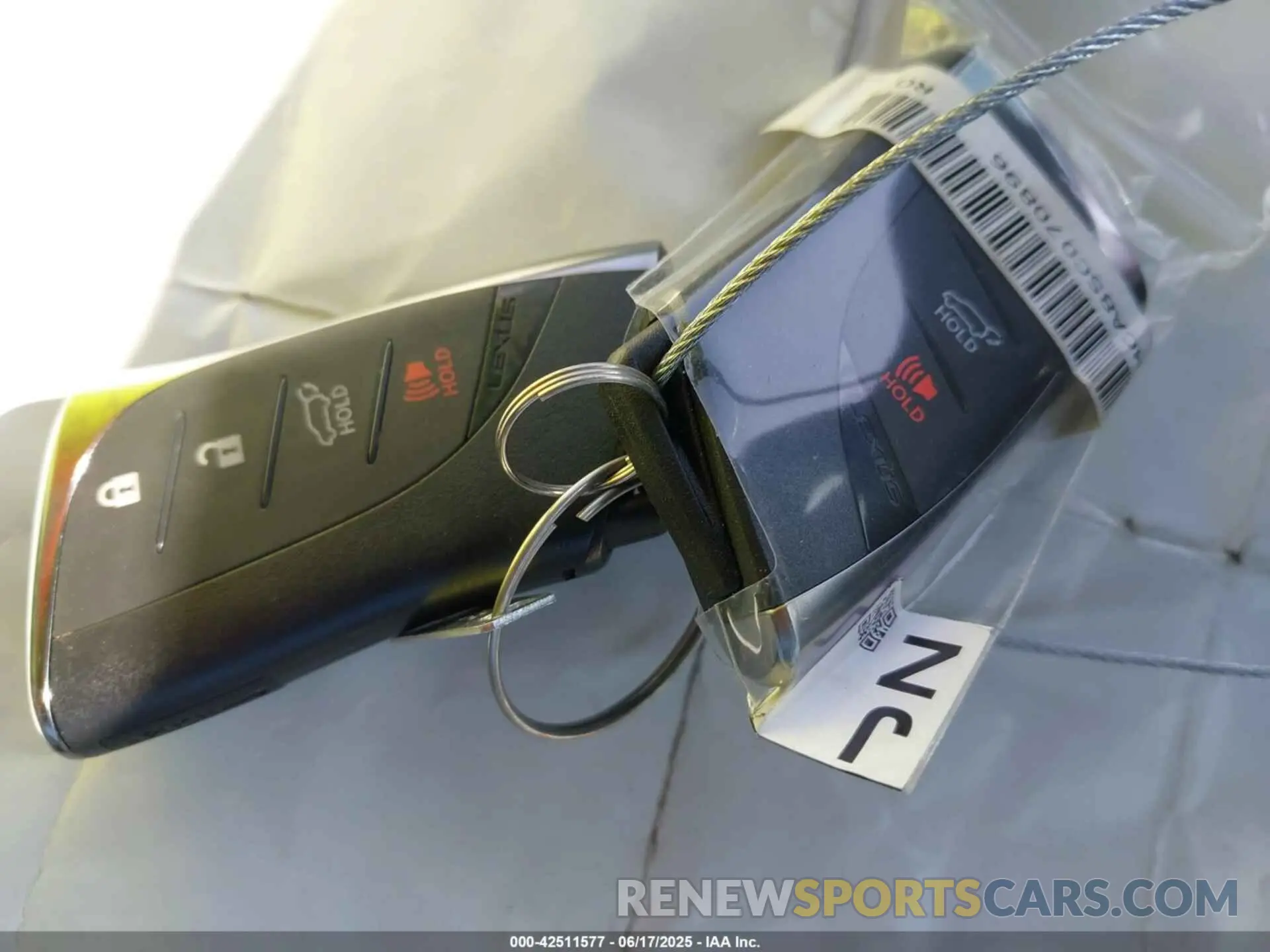 11 fotografías del automóvil dañado 2T2BBMCA8SC070896 LEXUS RX 350H 2025