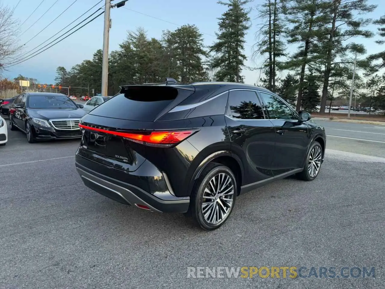 4 fotografías del automóvil dañado 2T2BBMCA1PC002849 LEXUS RX 350H BA 2023