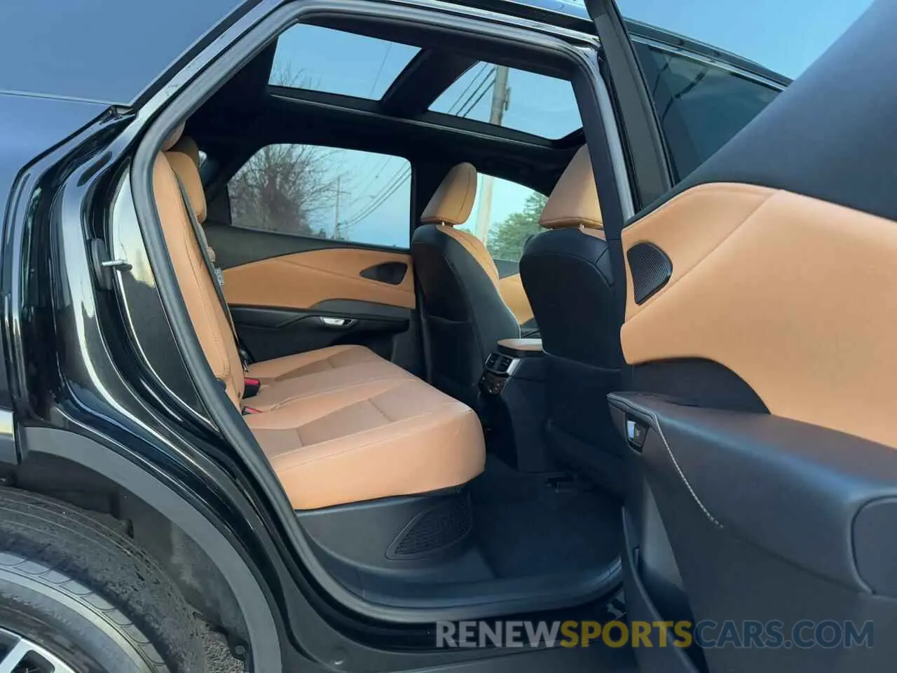 6 fotografías del automóvil dañado 2T2BBMCA1PC002849 LEXUS RX 350H BA 2023