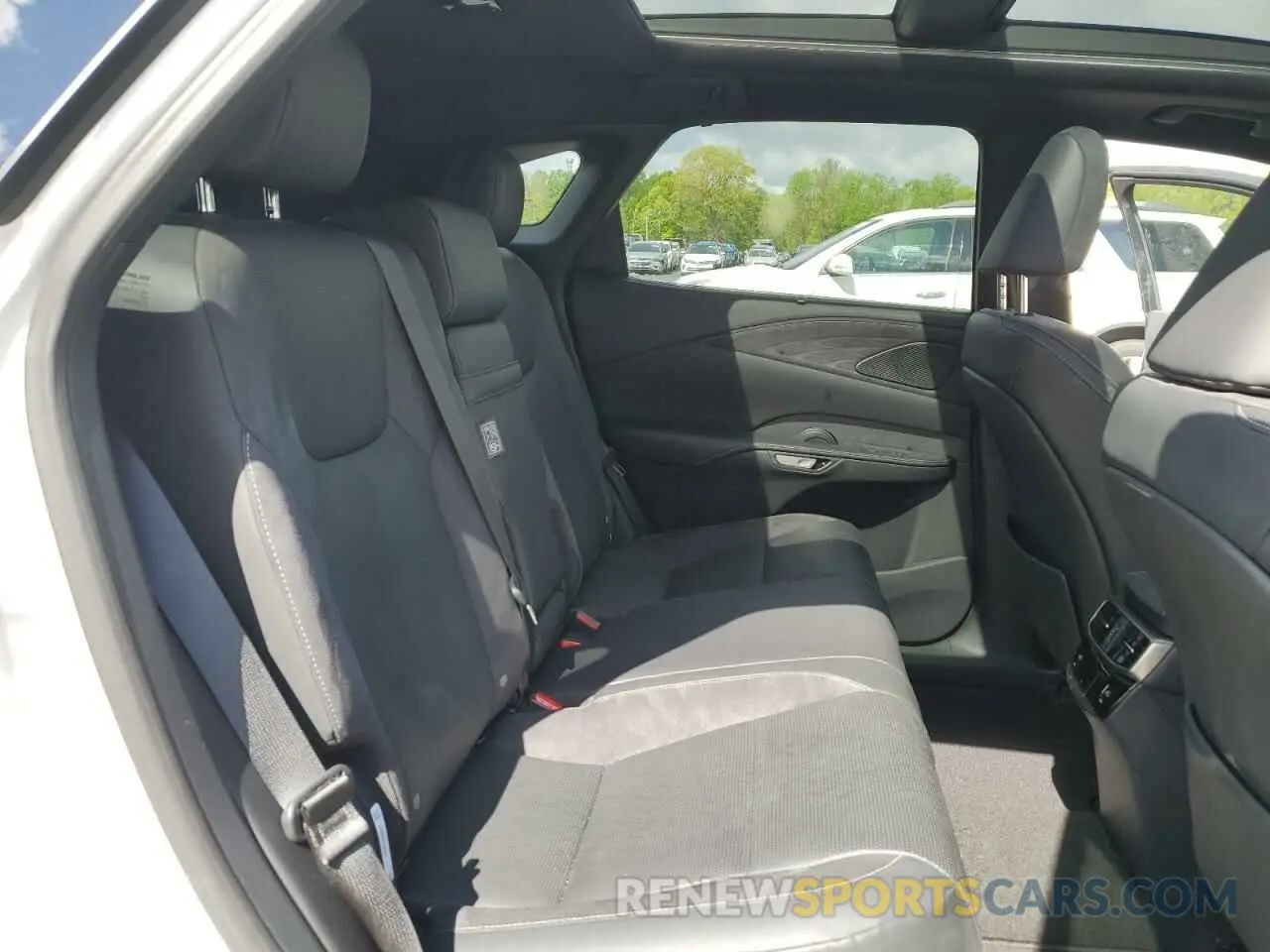 11 fotografías del automóvil dañado 2T2BBMCAXPC008715 LEXUS RX 350H BA 2023