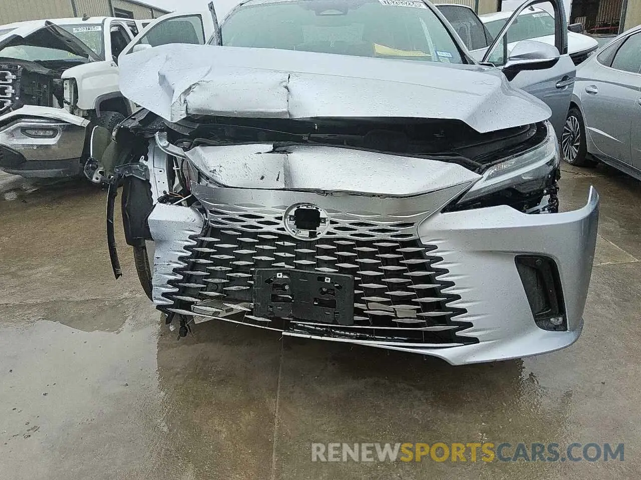 5 fotografías del automóvil dañado 2T2BBMCA0RC027468 LEXUS RX 350H BA 2024