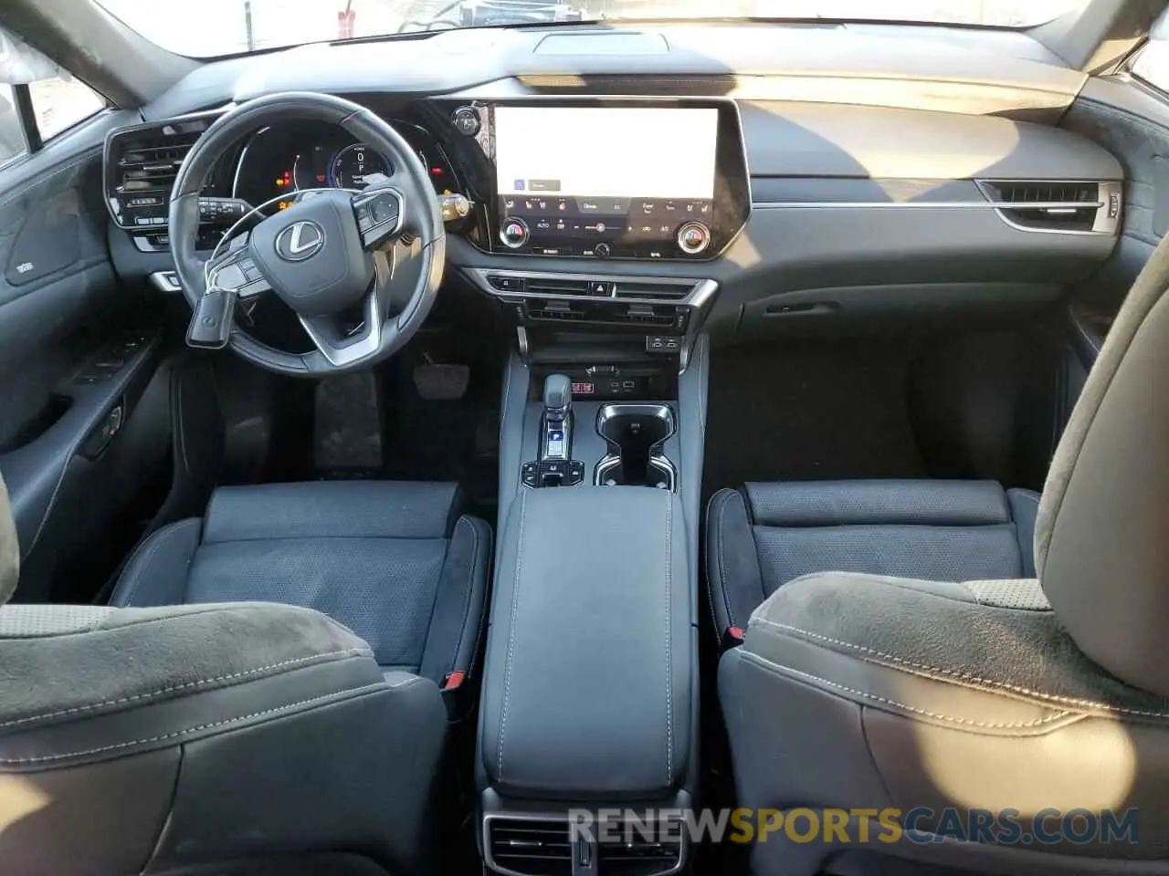 8 fotografías del automóvil dañado 2T2BBMCA2RC025740 LEXUS RX 350H BA 2024