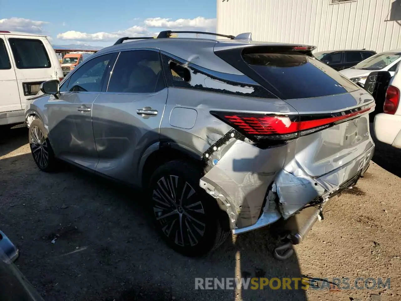 2 fotografías del automóvil dañado 2T2BBMCA6RC029449 LEXUS RX 350H BA 2024
