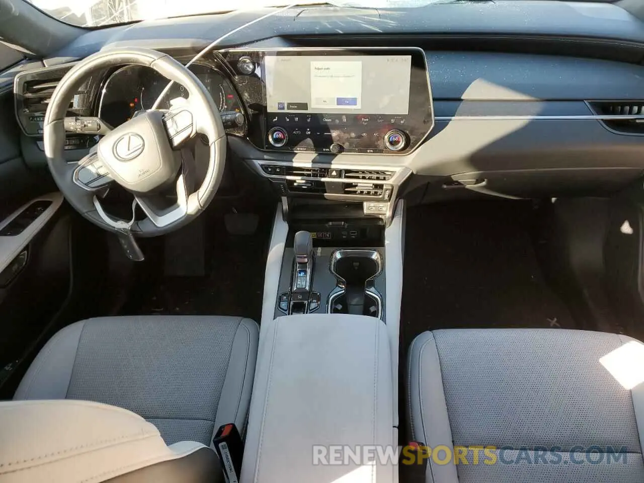 8 fotografías del automóvil dañado 2T2BBMCA6RC029449 LEXUS RX 350H BA 2024