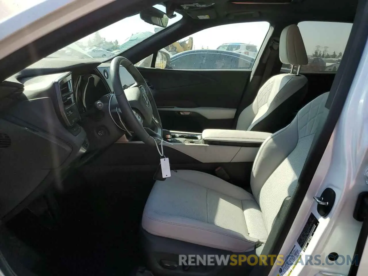 7 fotografías del automóvil dañado 2T2BBMCA8RC028190 LEXUS RX 350H BA 2024