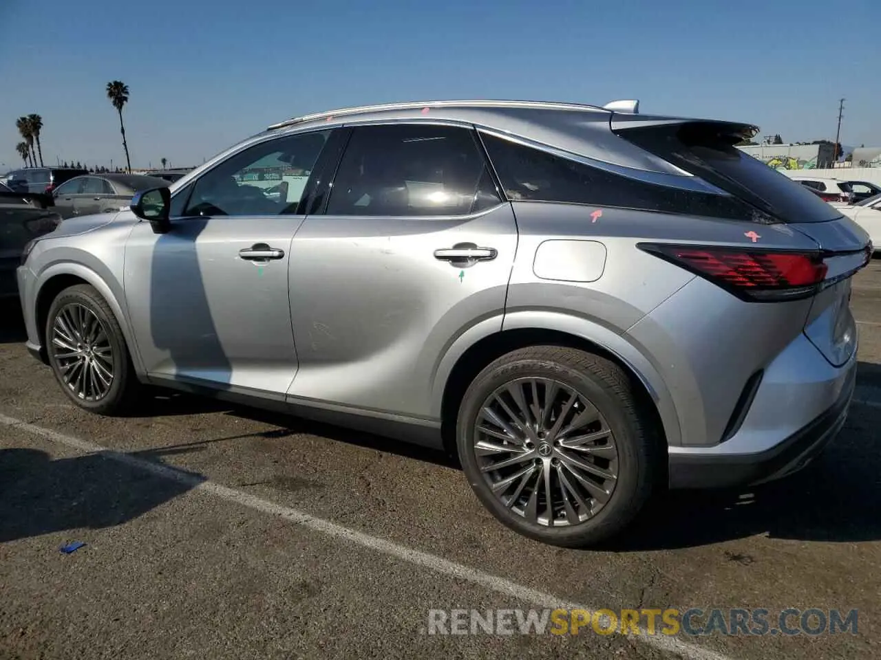2 fotografías del automóvil dañado 2T2BBMCA9RC026691 LEXUS RX 350H BA 2024