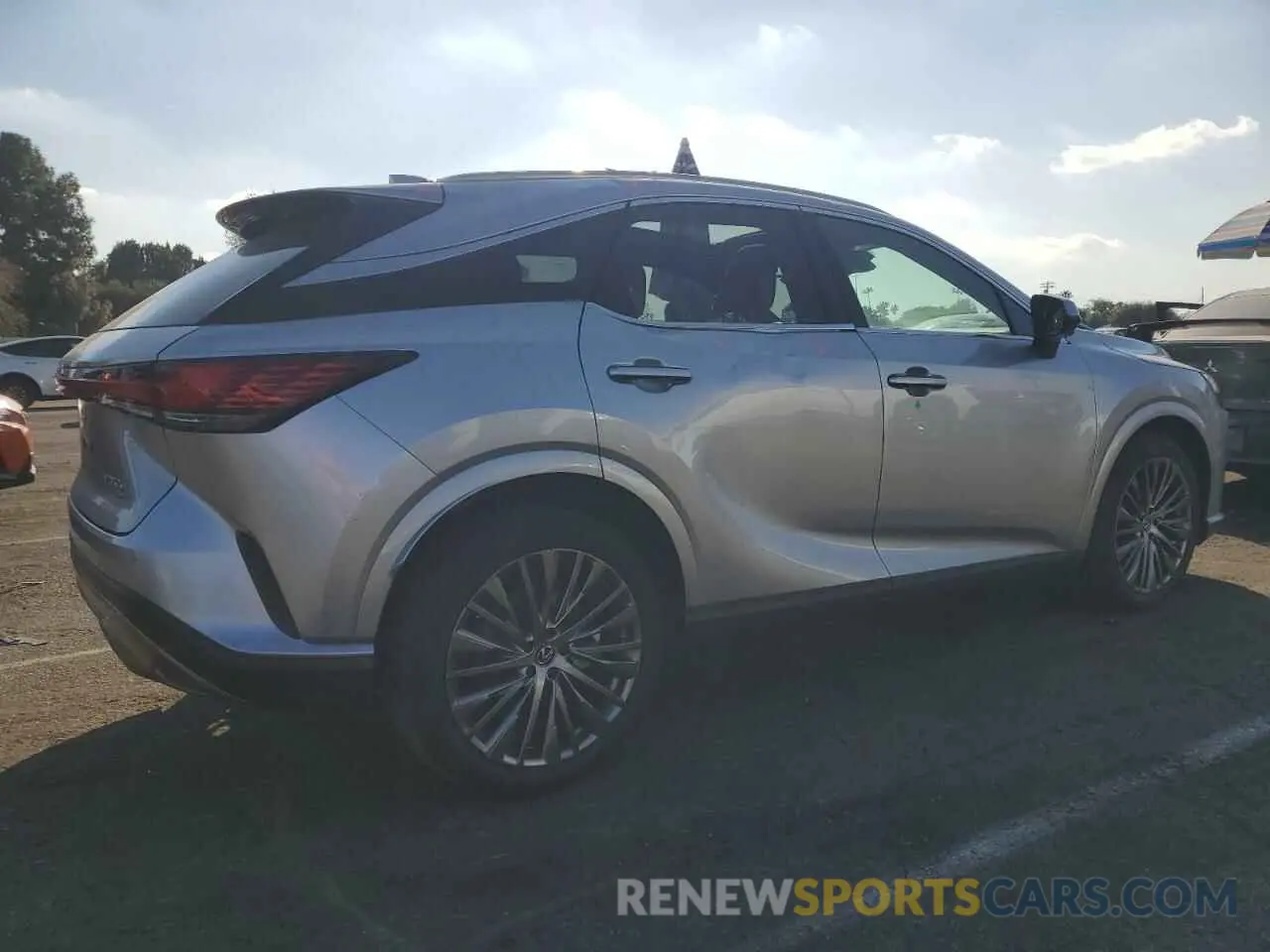 3 fotografías del automóvil dañado 2T2BBMCA9RC026691 LEXUS RX 350H BA 2024