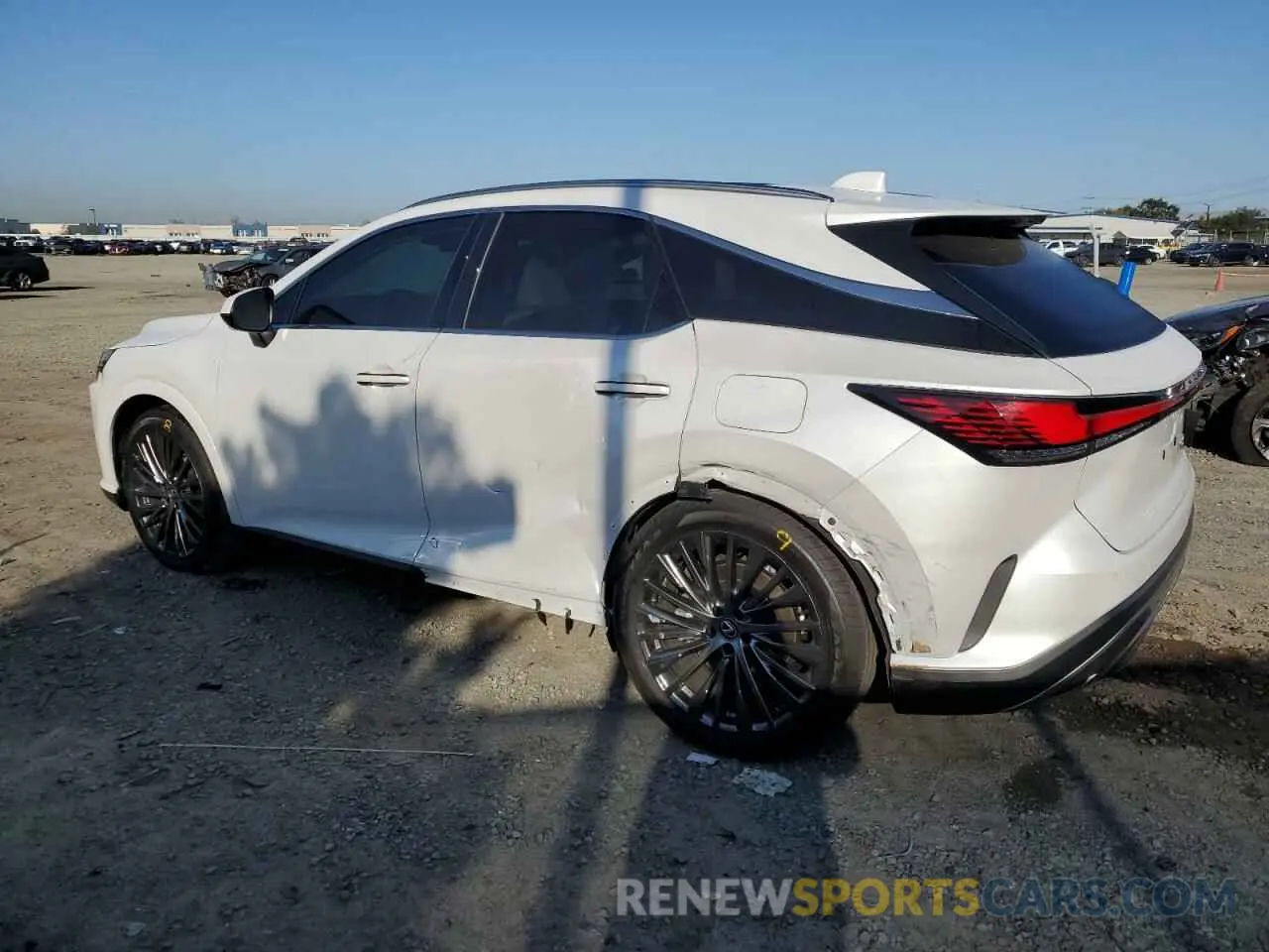 2 fotografías del automóvil dañado 2T2BBMCA4SC065324 LEXUS RX 350H BA 2025