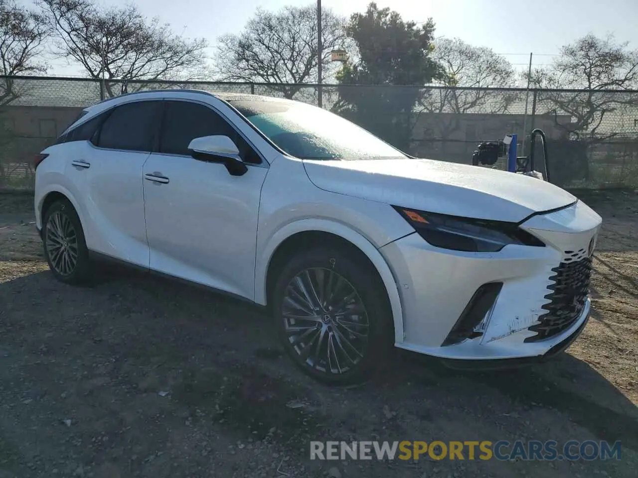 4 fotografías del automóvil dañado 2T2BBMCA4SC065324 LEXUS RX 350H BA 2025