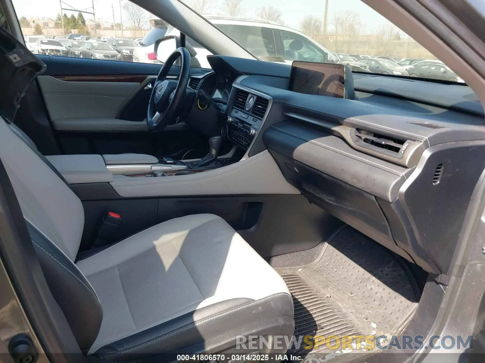 5 fotografías del automóvil dañado JTJDZKCA2K2018219 LEXUS RX 350L 2019