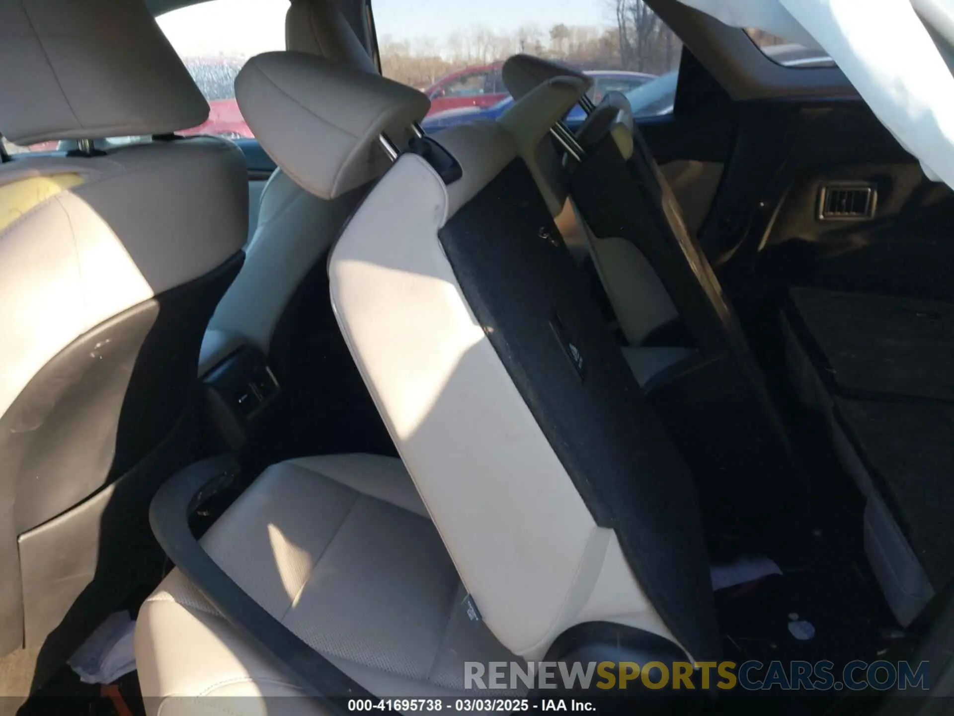 8 fotografías del automóvil dañado JTJHZKFA3L2026103 LEXUS RX 350L 2020
