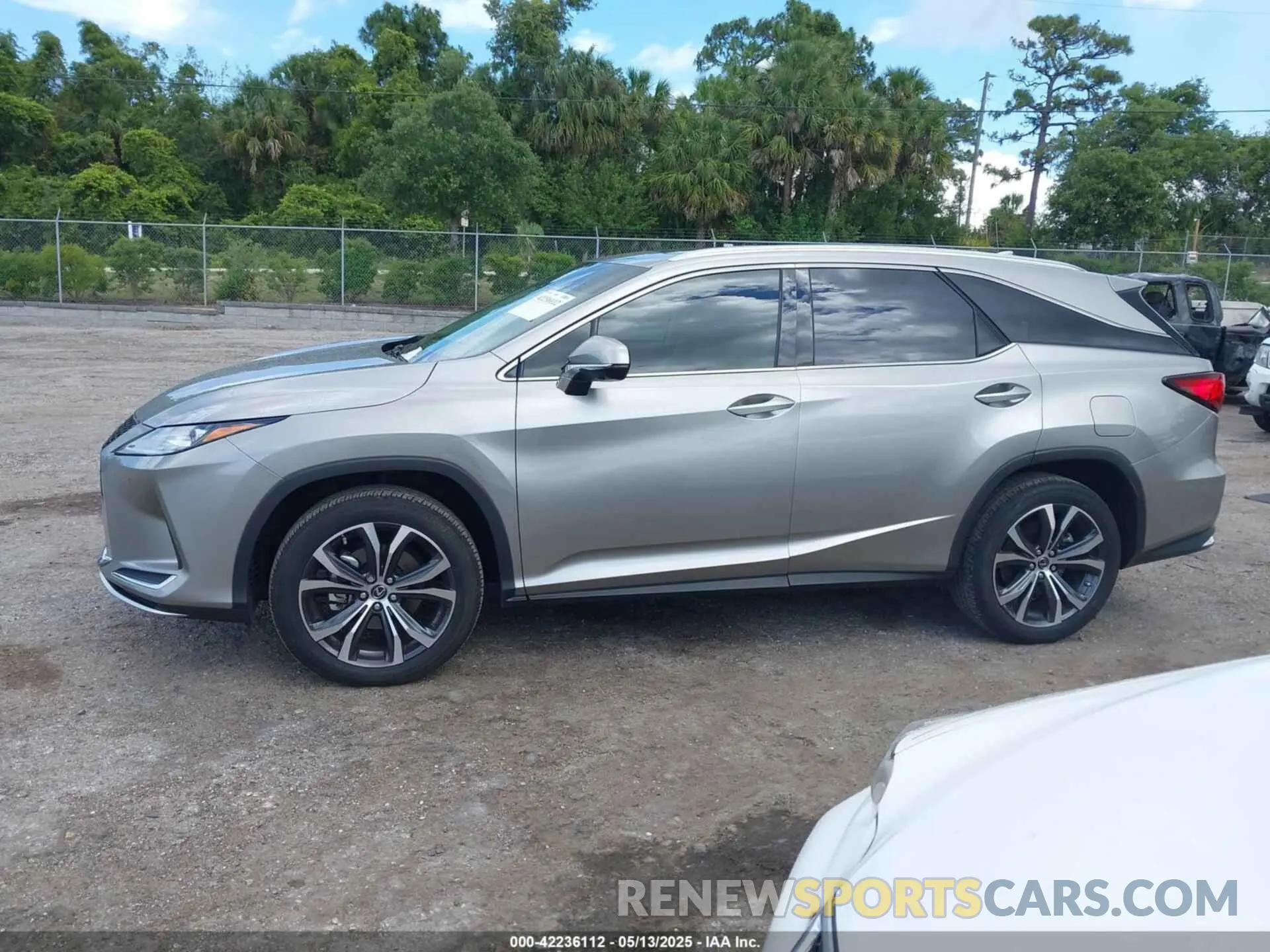 14 fotografías del automóvil dañado JTJHZKFA6L2026127 LEXUS RX 350L 2020