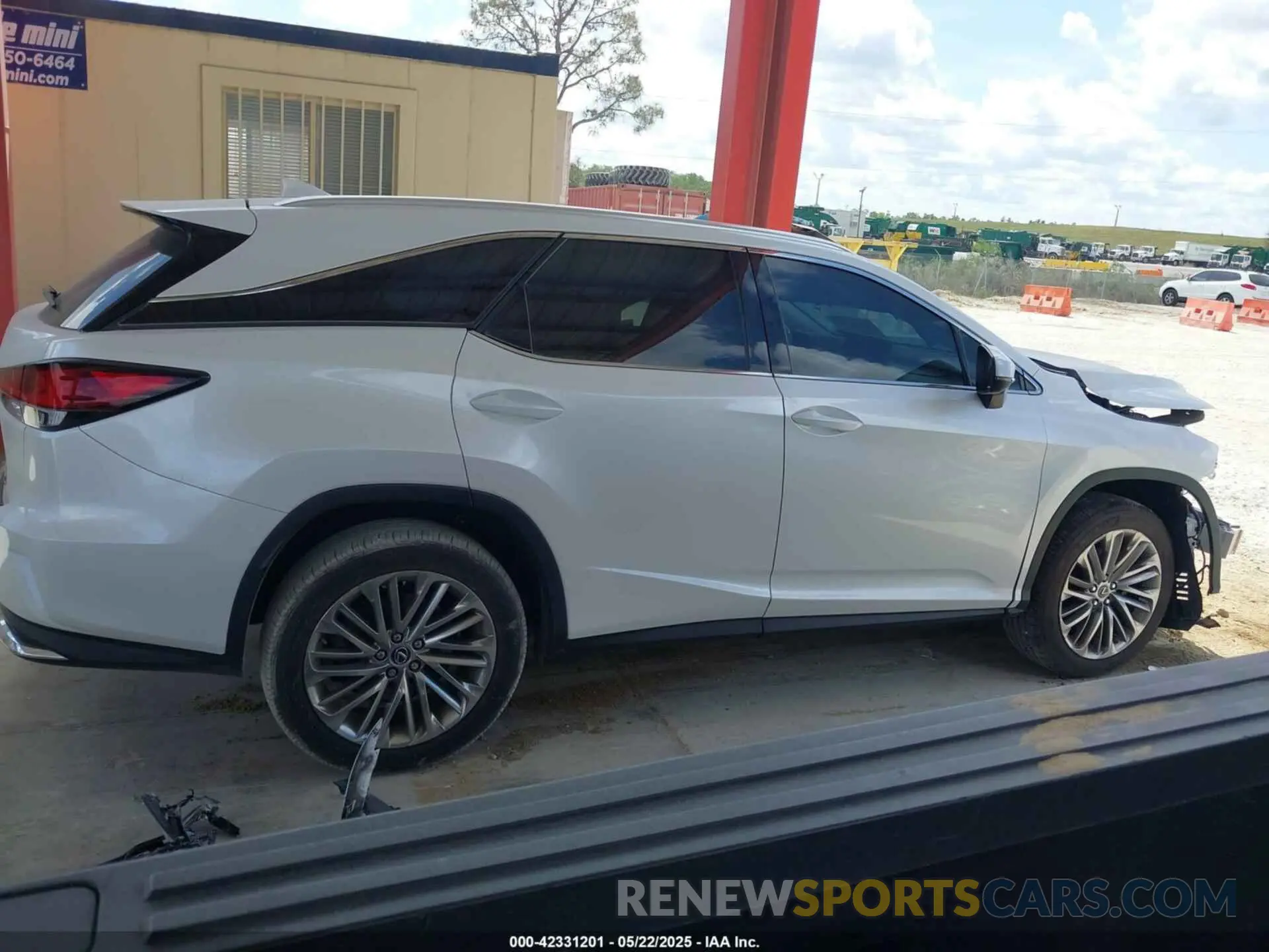 13 fotografías del automóvil dañado JTJJZKEA8N2026796 LEXUS RX 350L 2022