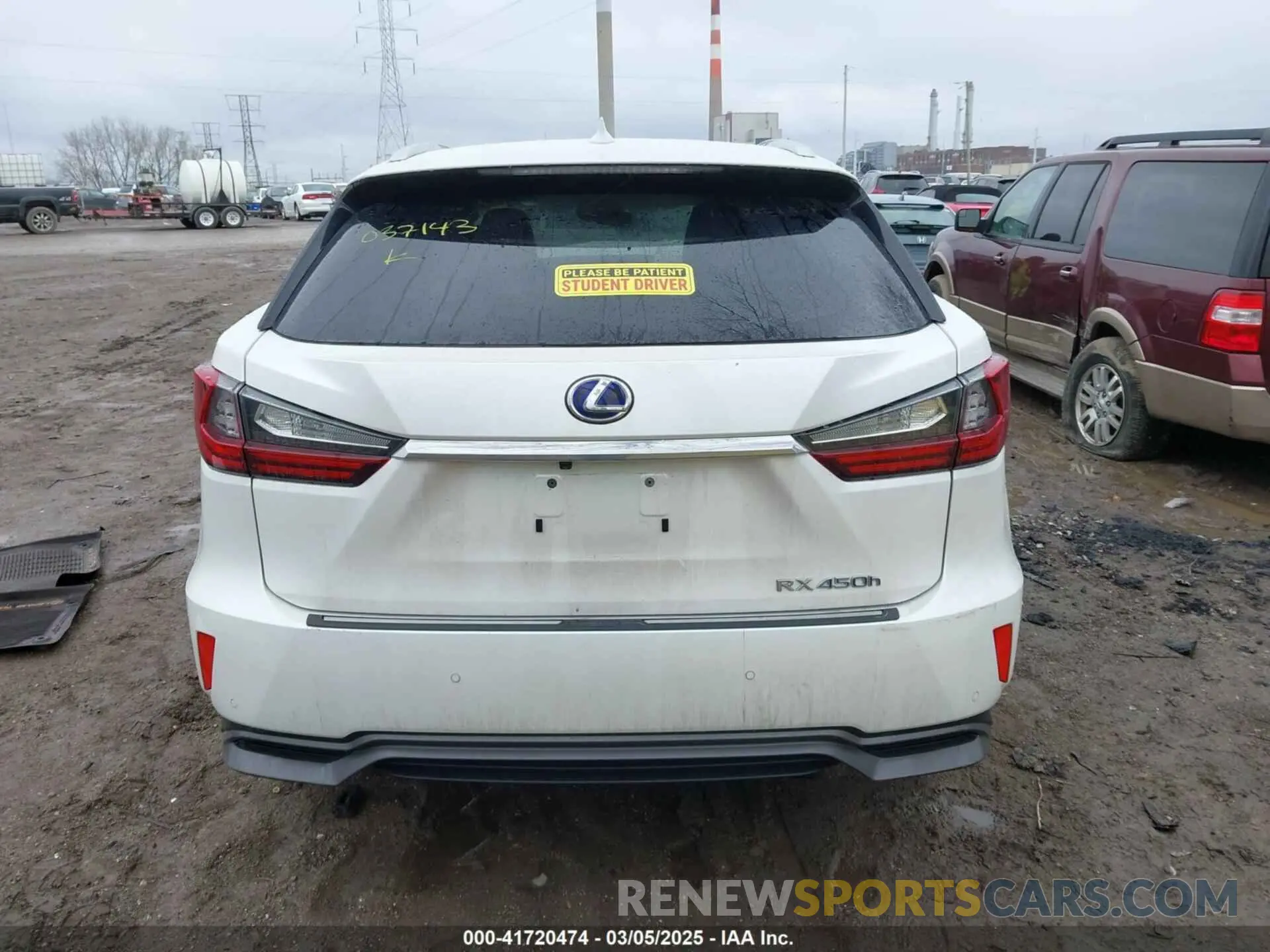 16 fotografías del automóvil dañado 2T2BGMCA1KC037143 LEXUS RX 450H 2019
