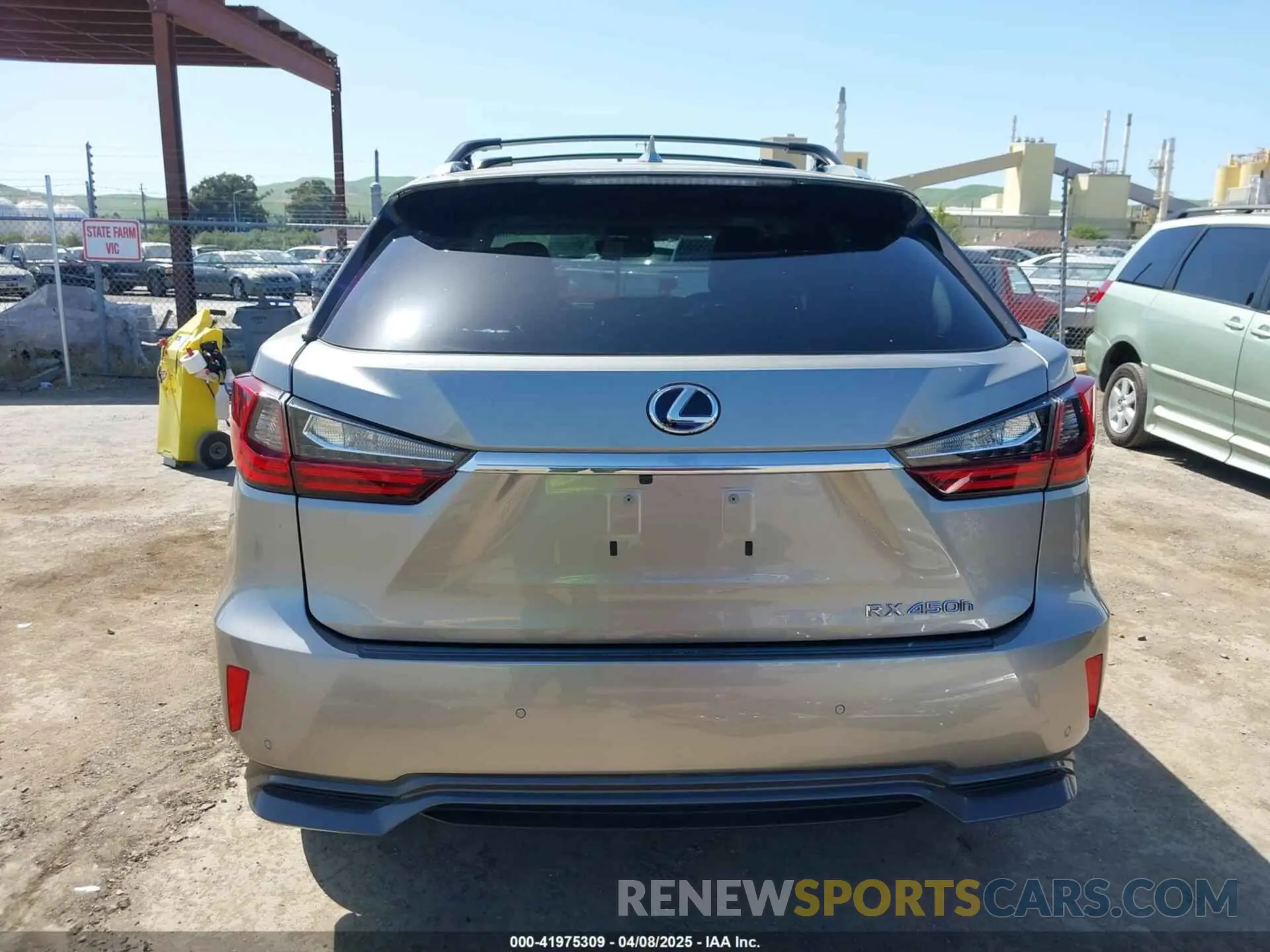 17 fotografías del automóvil dañado 2T2BGMCA4KC042885 LEXUS RX 450H 2019
