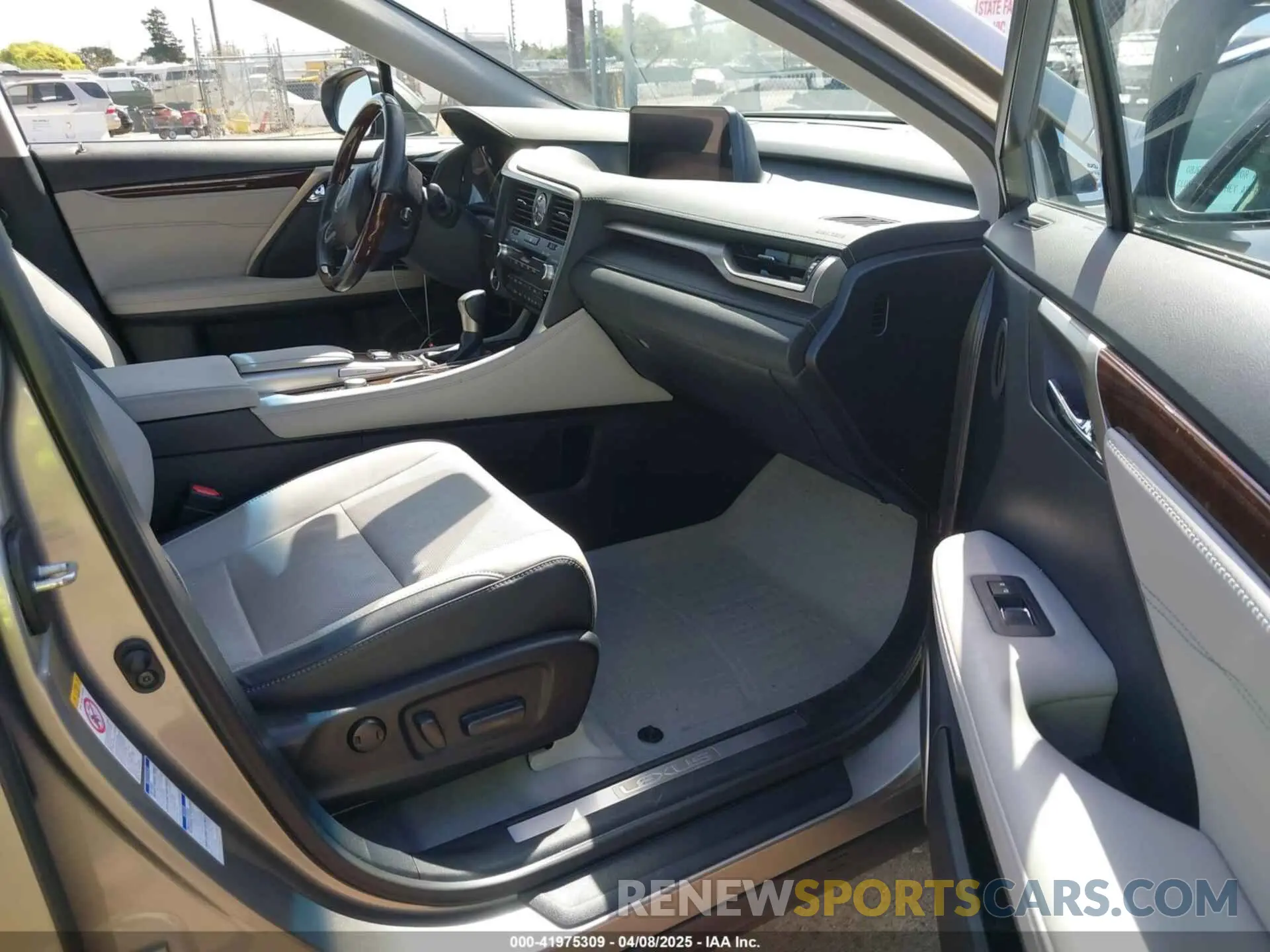 5 fotografías del automóvil dañado 2T2BGMCA4KC042885 LEXUS RX 450H 2019