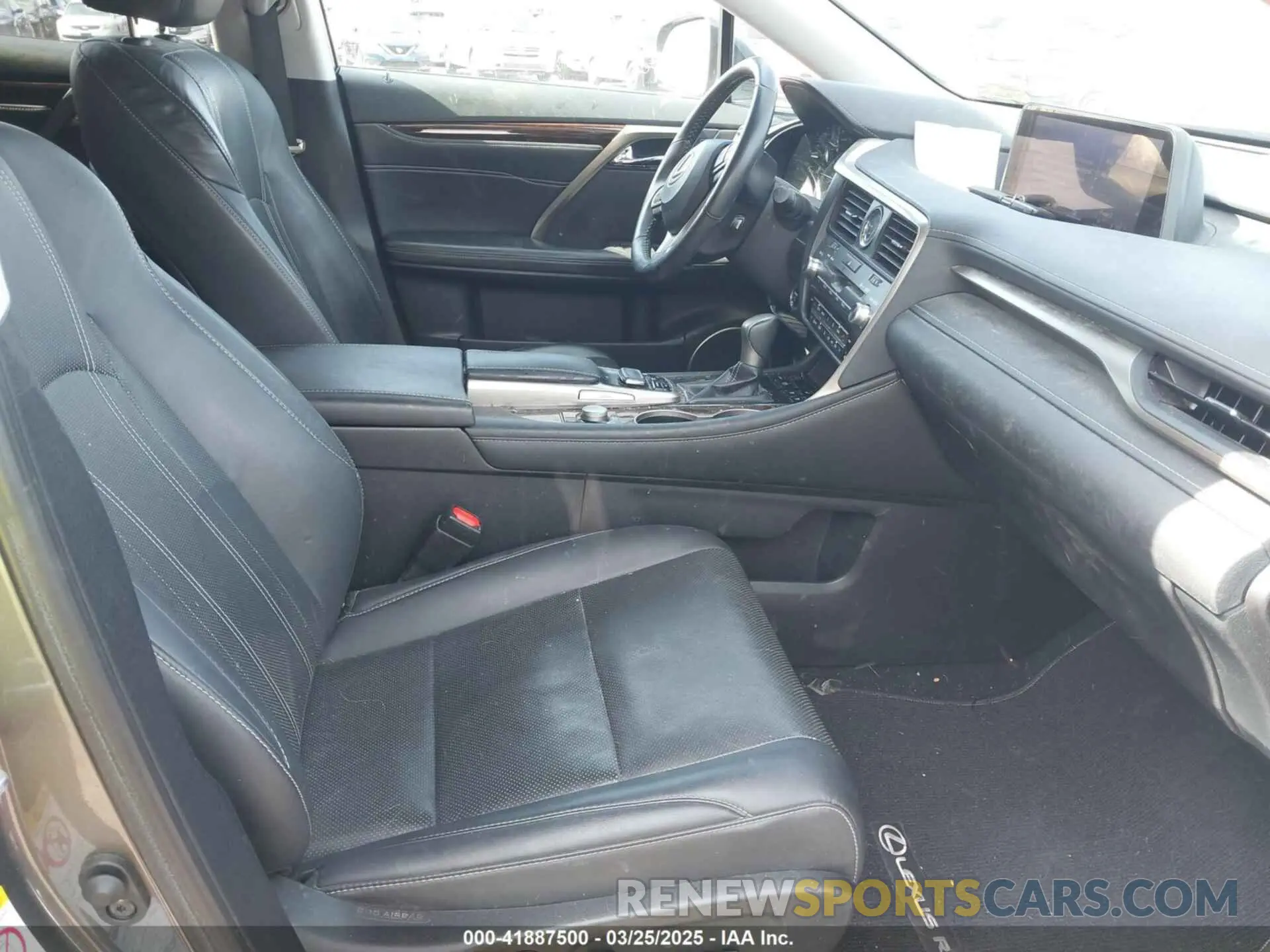 5 fotografías del automóvil dañado 2T2BGMCA9KC033678 LEXUS RX 450H 2019